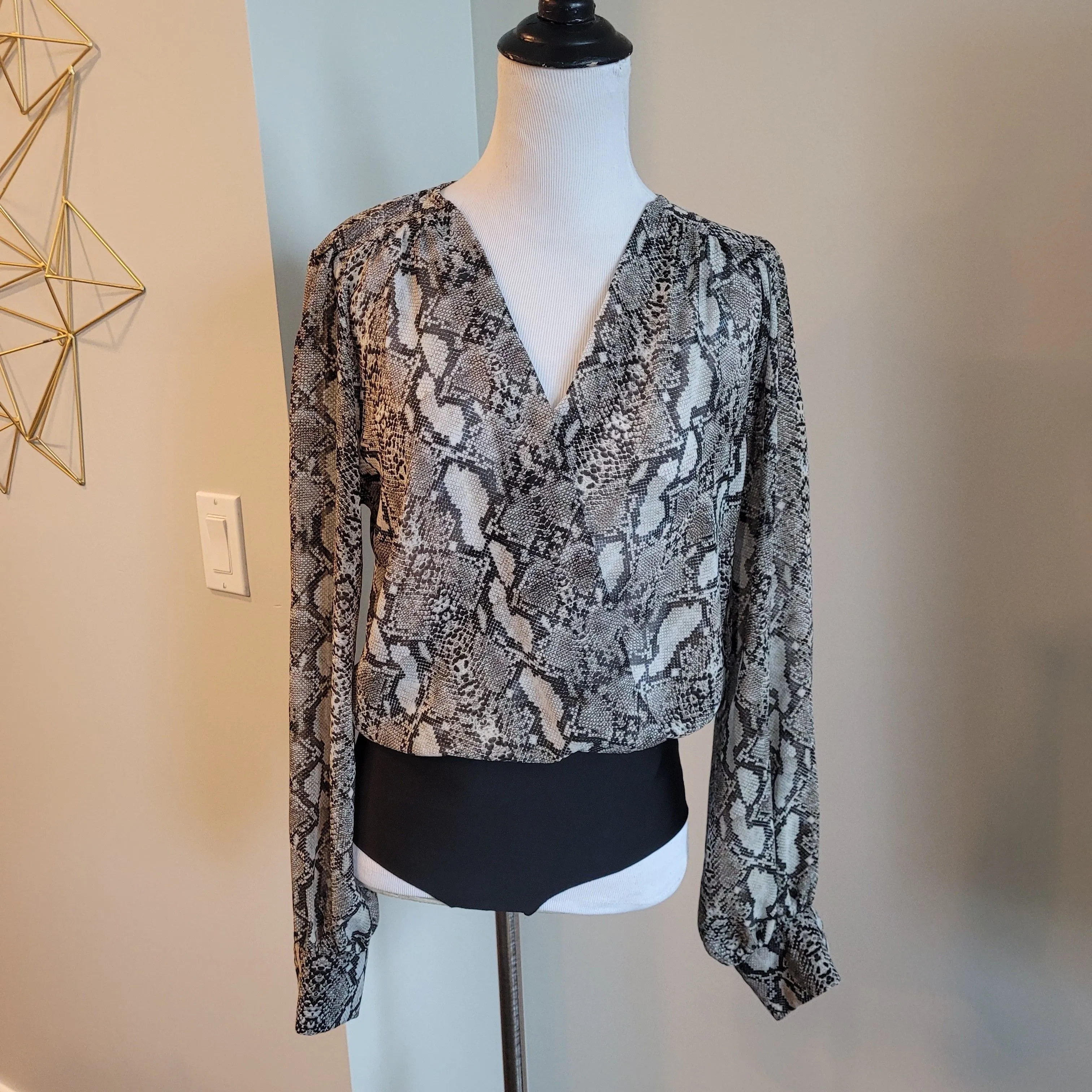 Product image for Zara Blouse Bodysuit Snakeskin Print Size M Multicolor