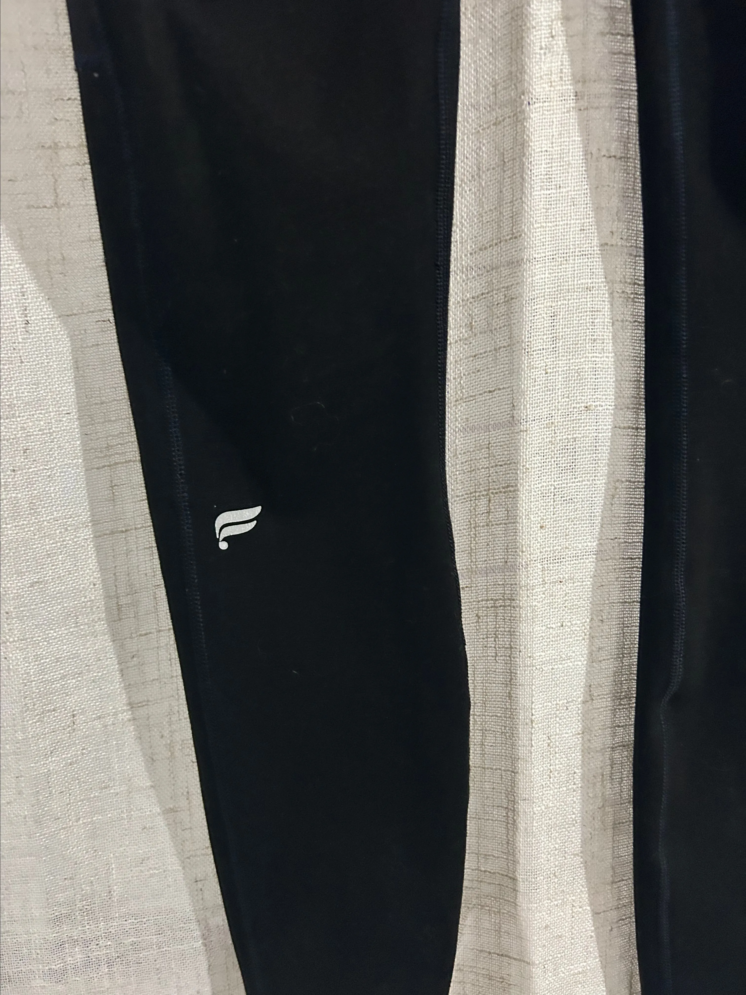 Listing Image Blurred Background