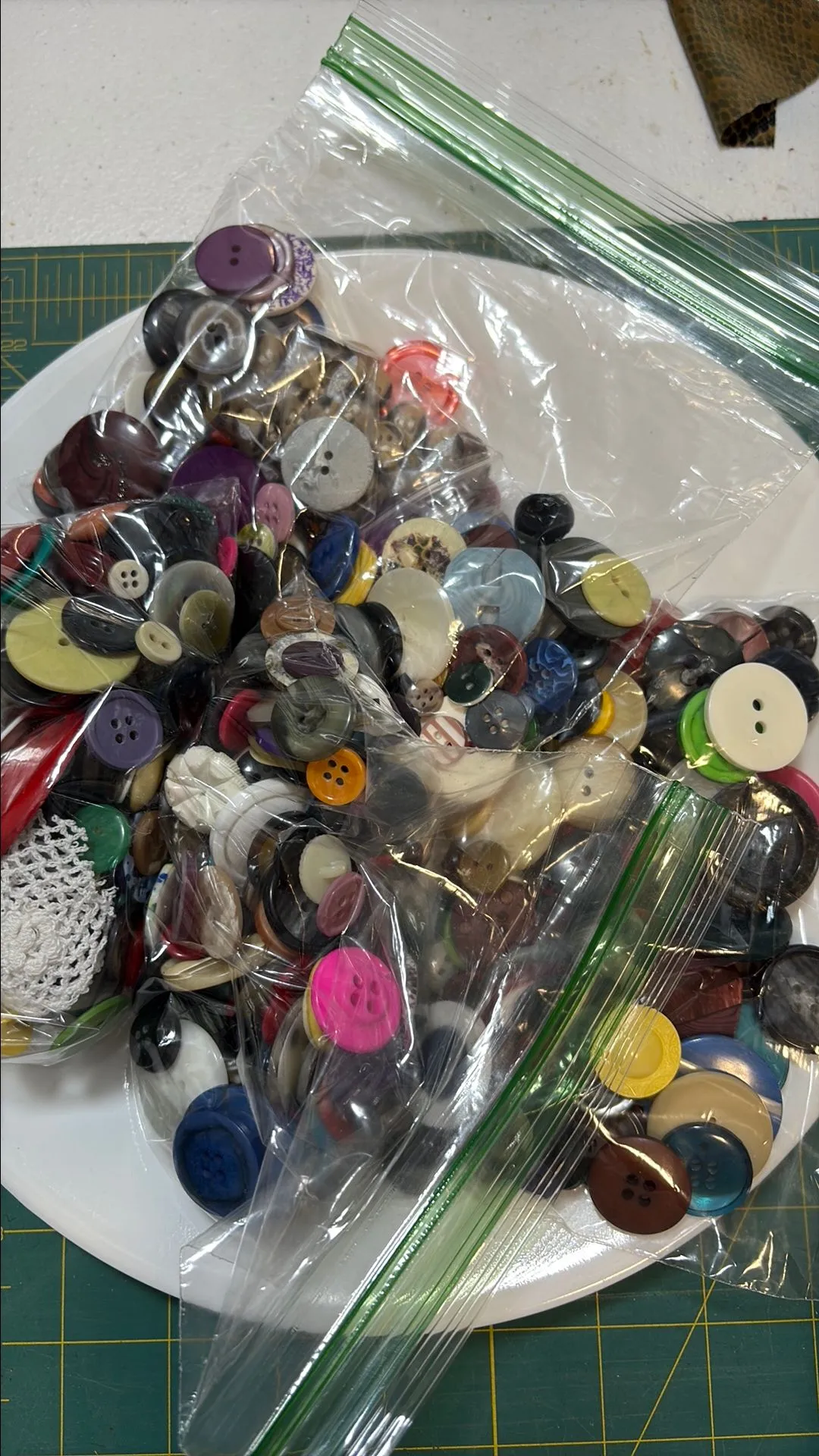 Product image for Buttons- mixed sandwich bag full vintage and modern buttons about 5oz