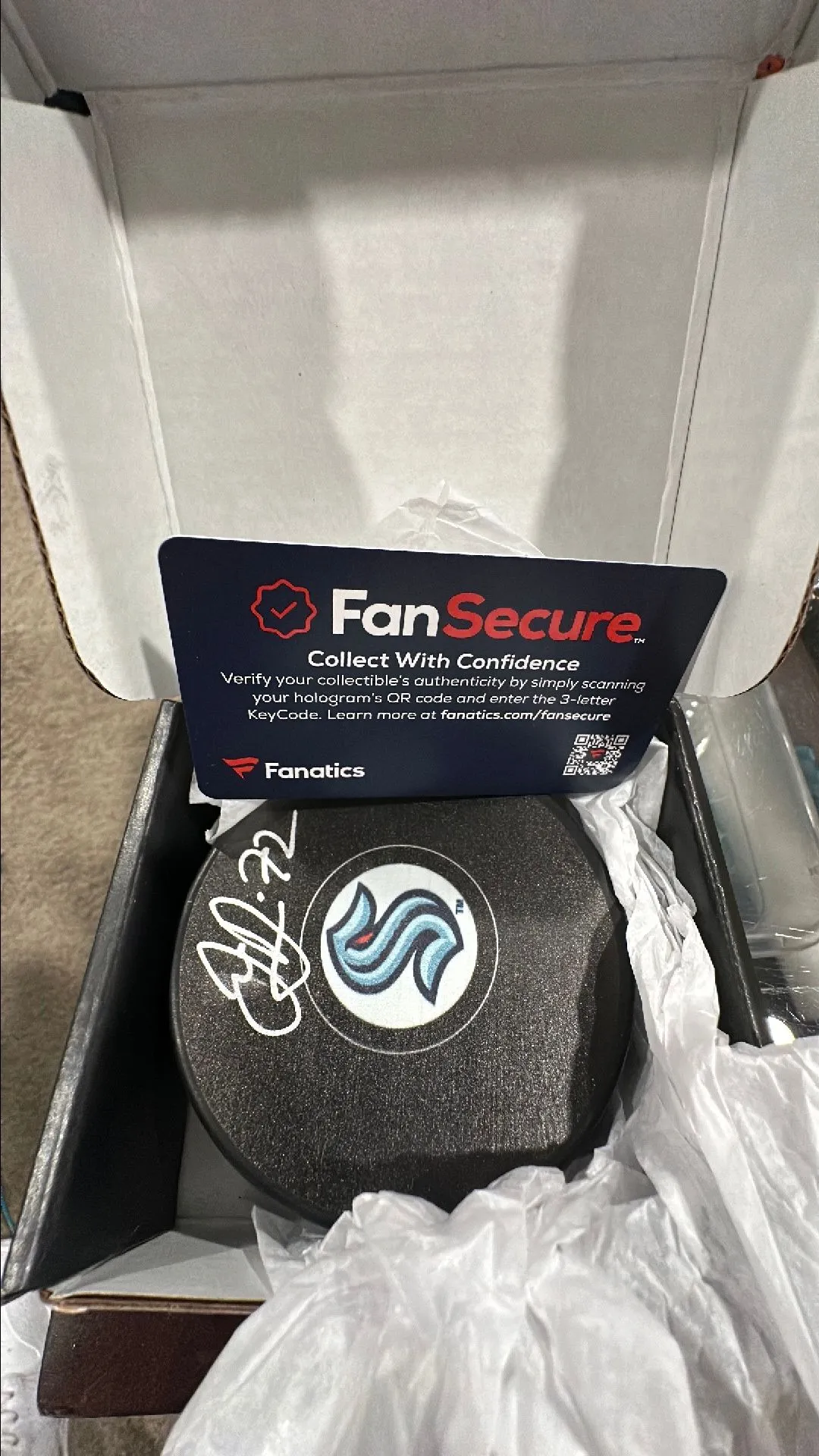 Product image for Fanatics autographed Hockey puck