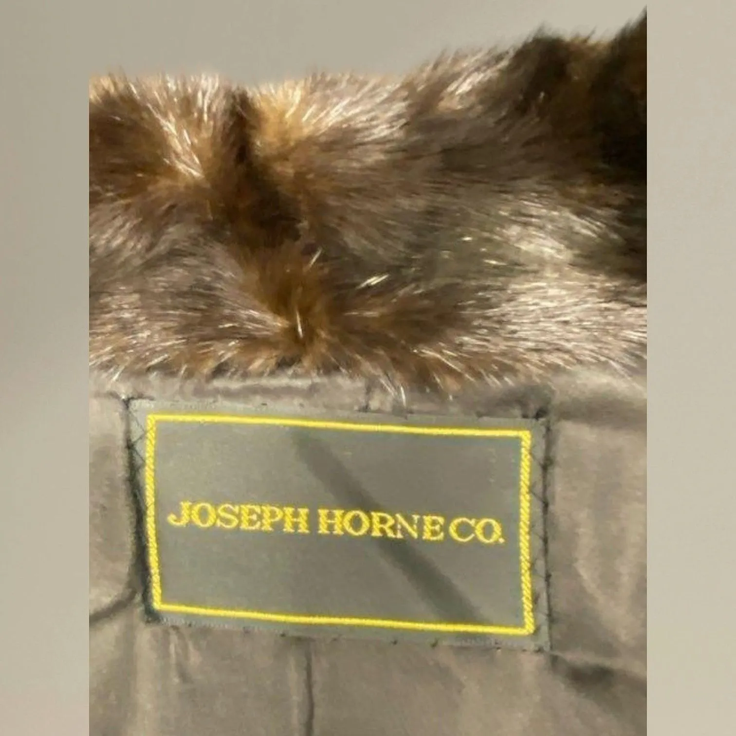 Listing Image Blurred Background