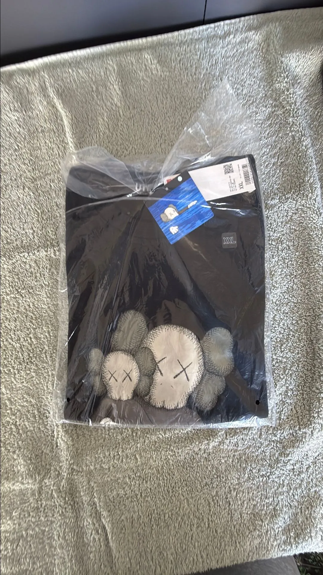Product image for KAWS X UNIQLO XXL T-Shirt