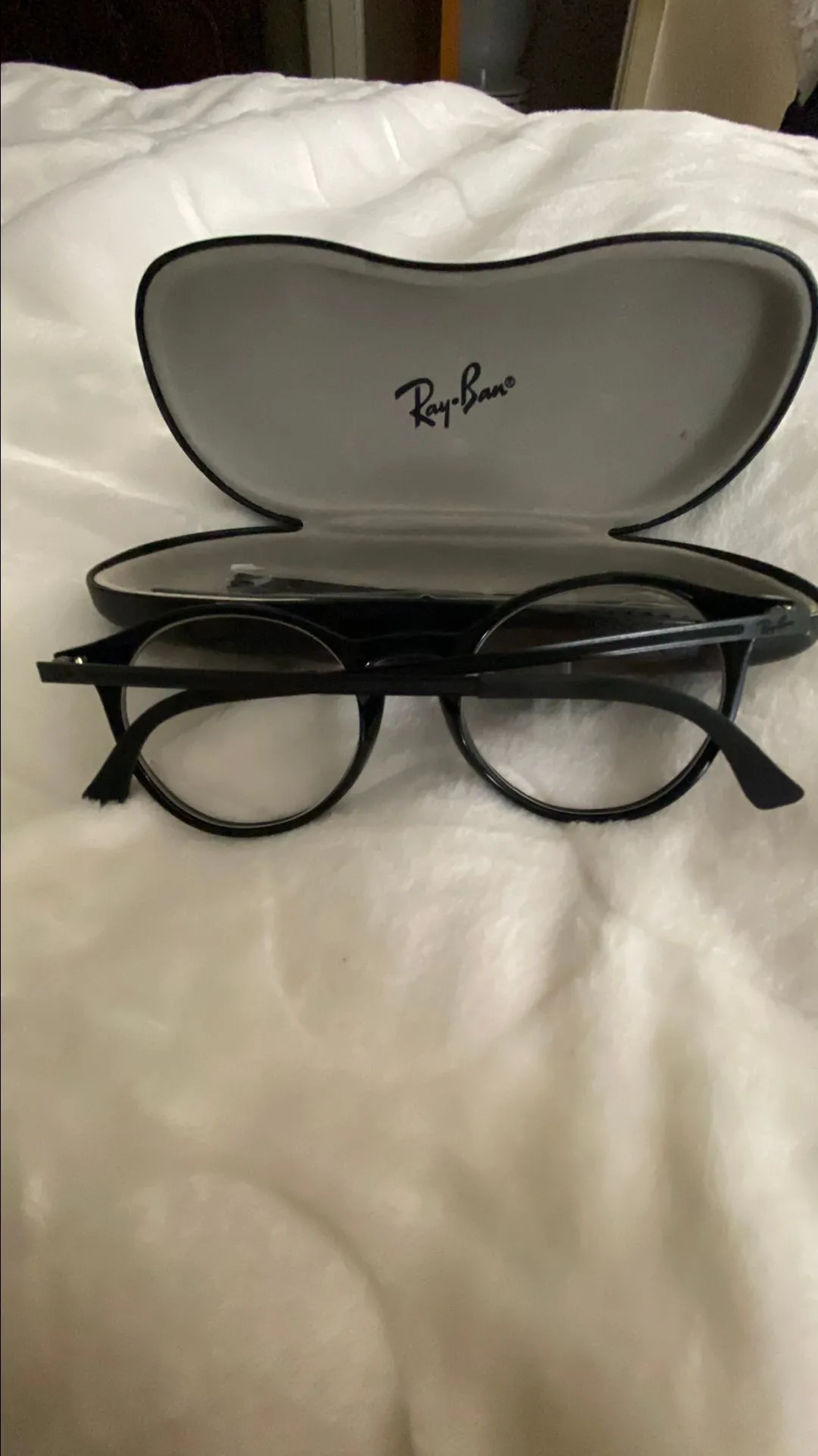 Listing Image Blurred Background