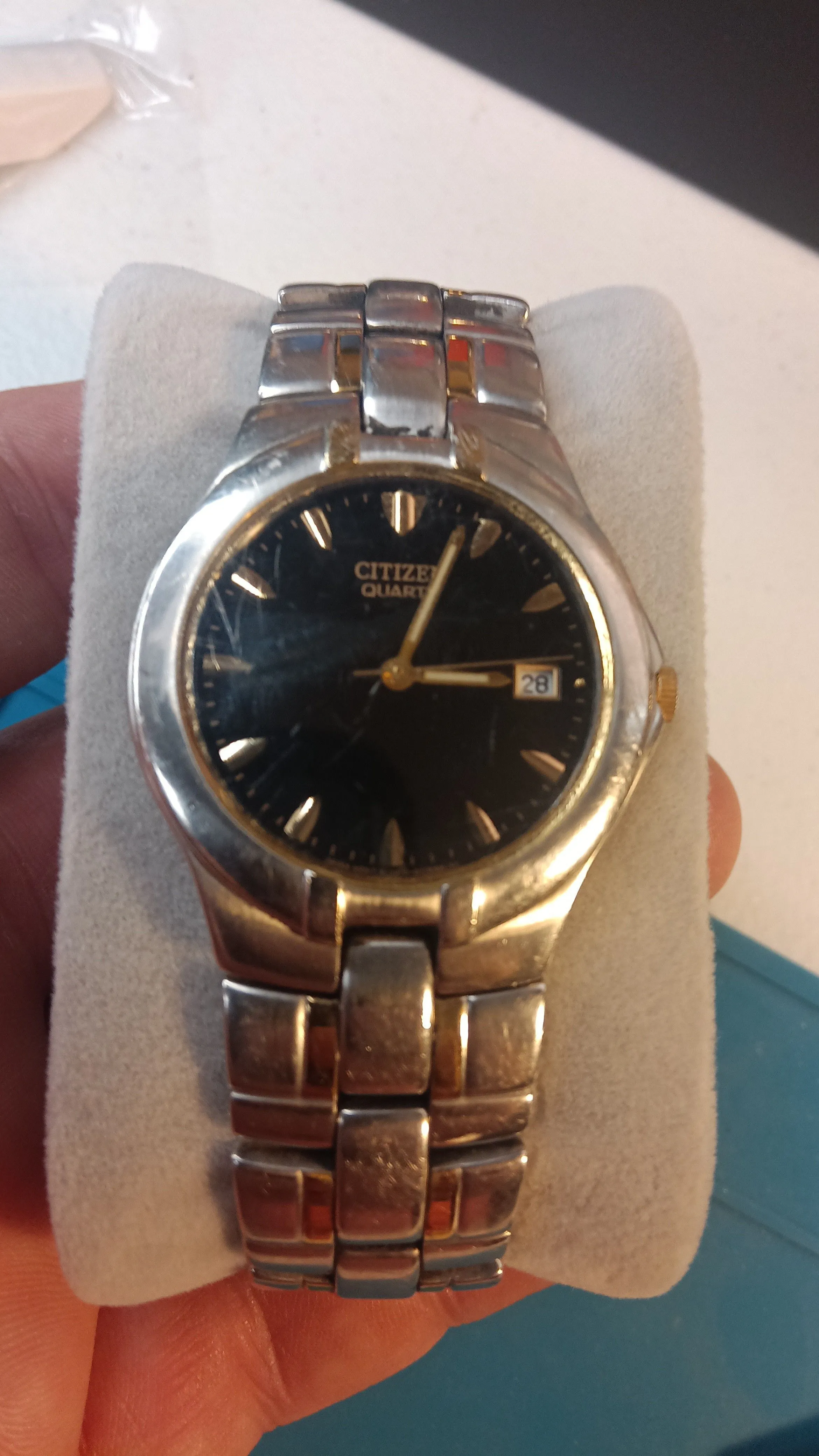 Product image for citizen quartz date