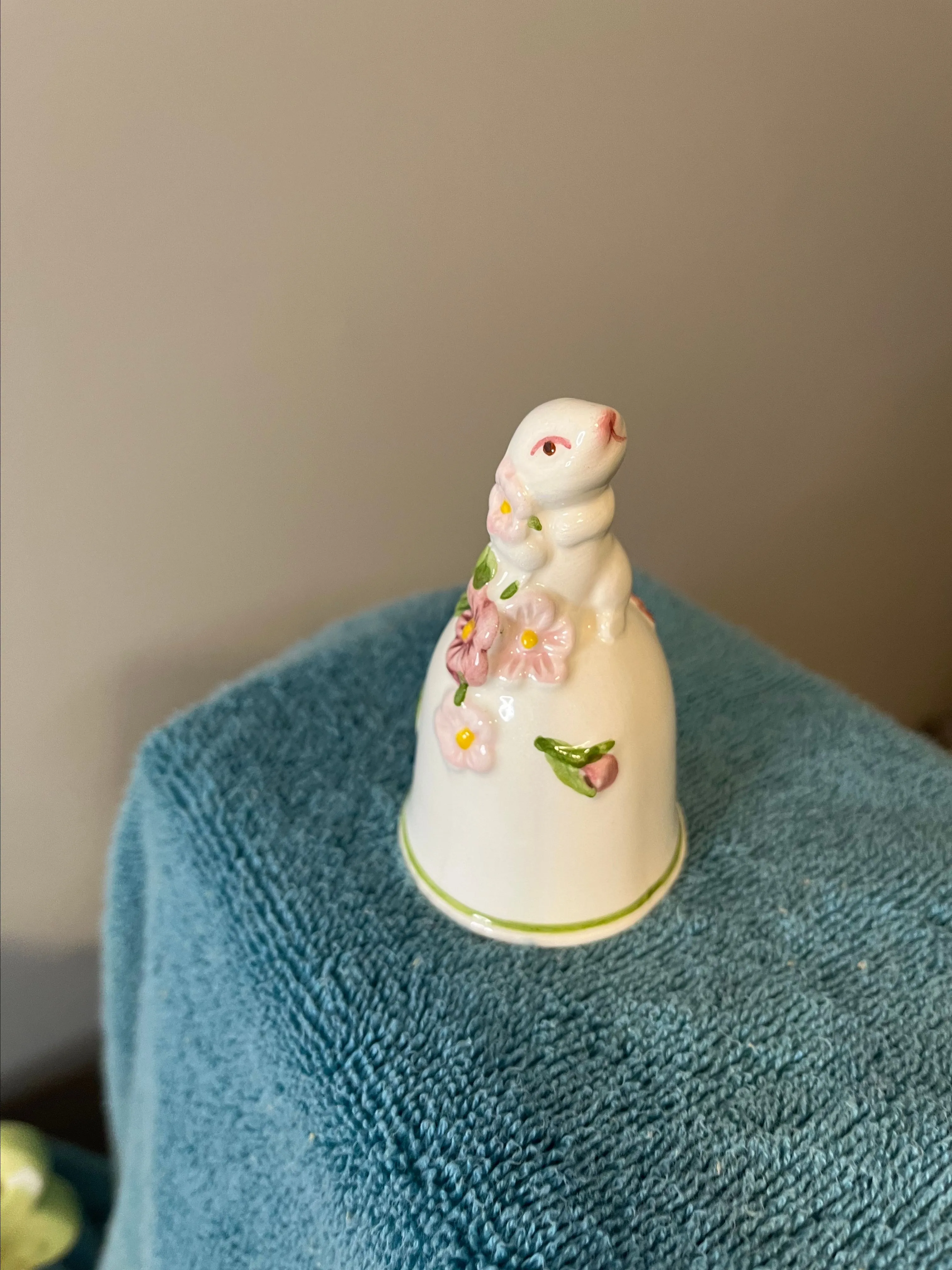 Product image for 1984 Avon Ceramic Bunny Bell