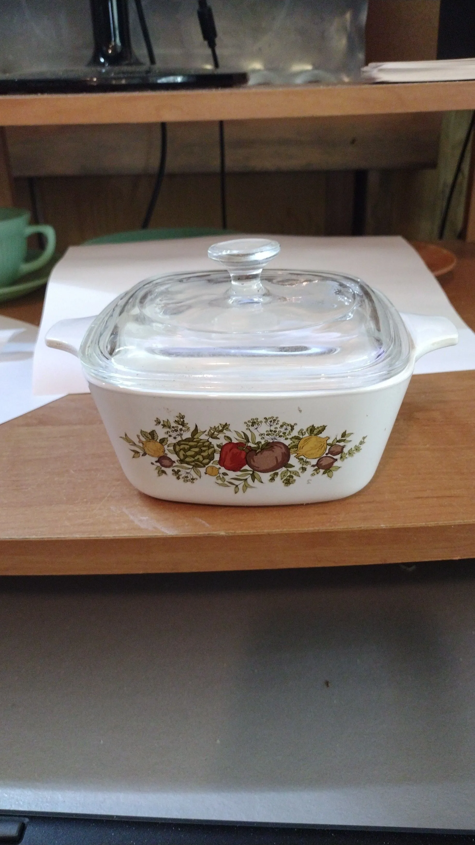 Product image for A5- Vintage Corningware 1.5 qt. Casserole dish with Pyrex lid-
