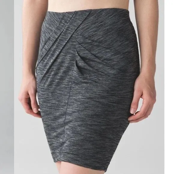 Product image for Lululemon Size 4 Grey Heathered Yoga Haven Stretch Pencil Skirt Sweat Wicking