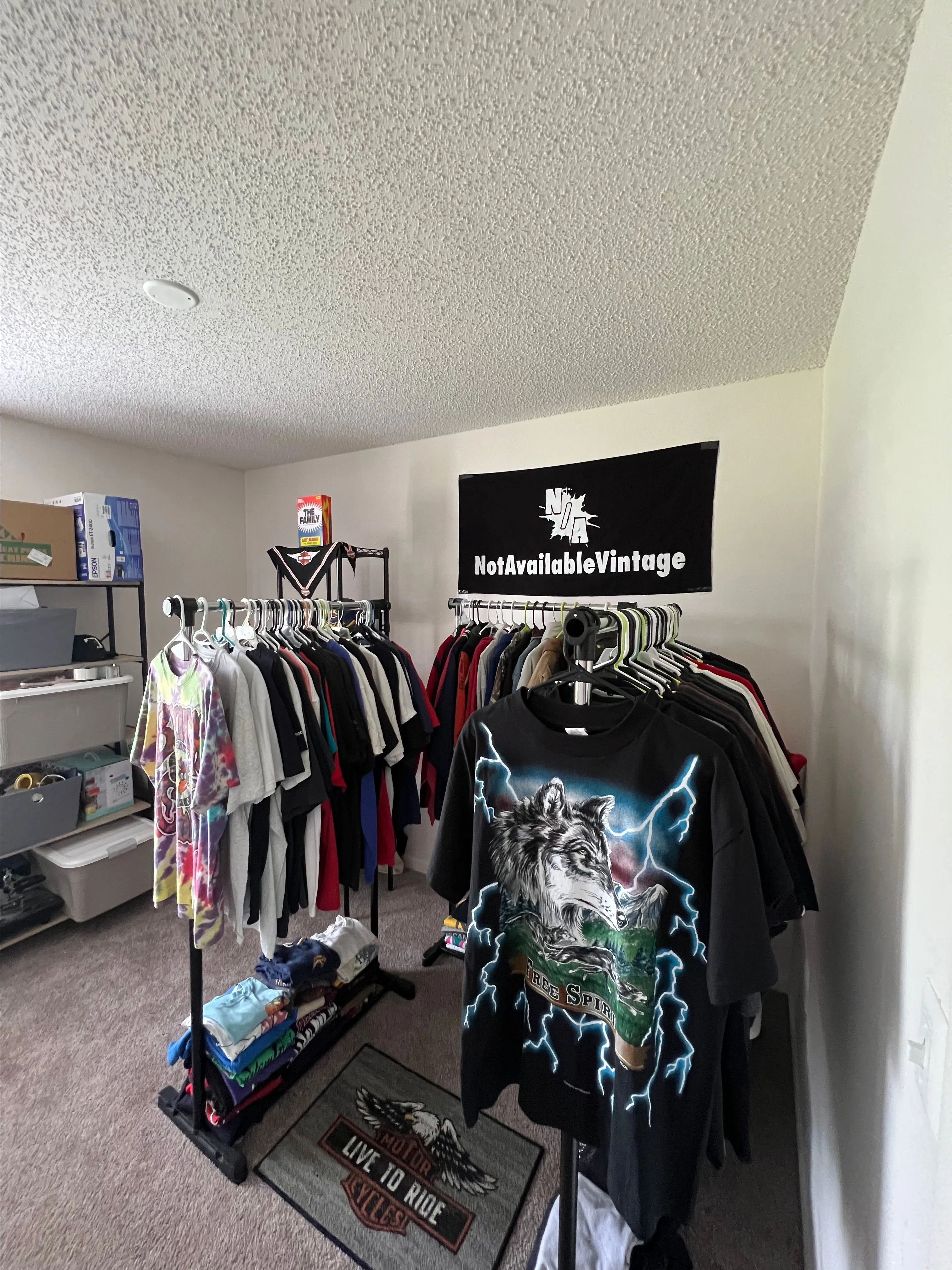Product image for Mystery top worth double $30