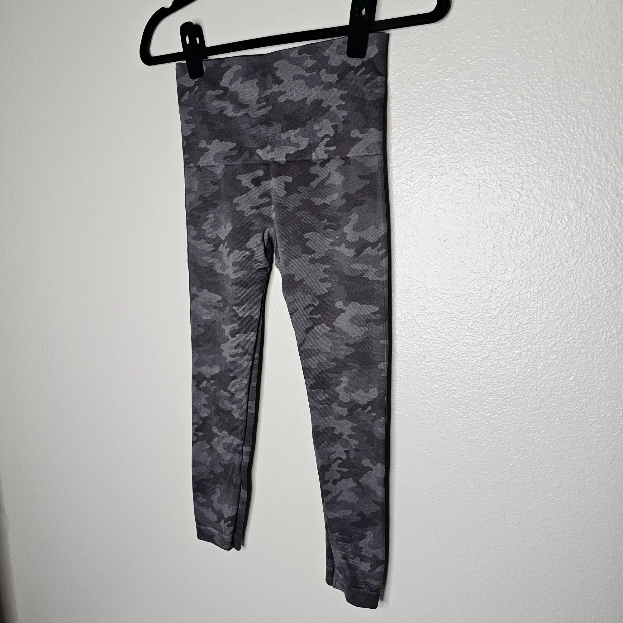 Listing Image Blurred Background