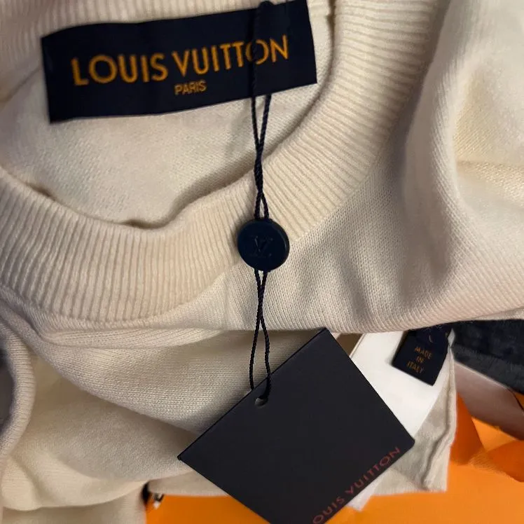 Listing Image Blurred Background