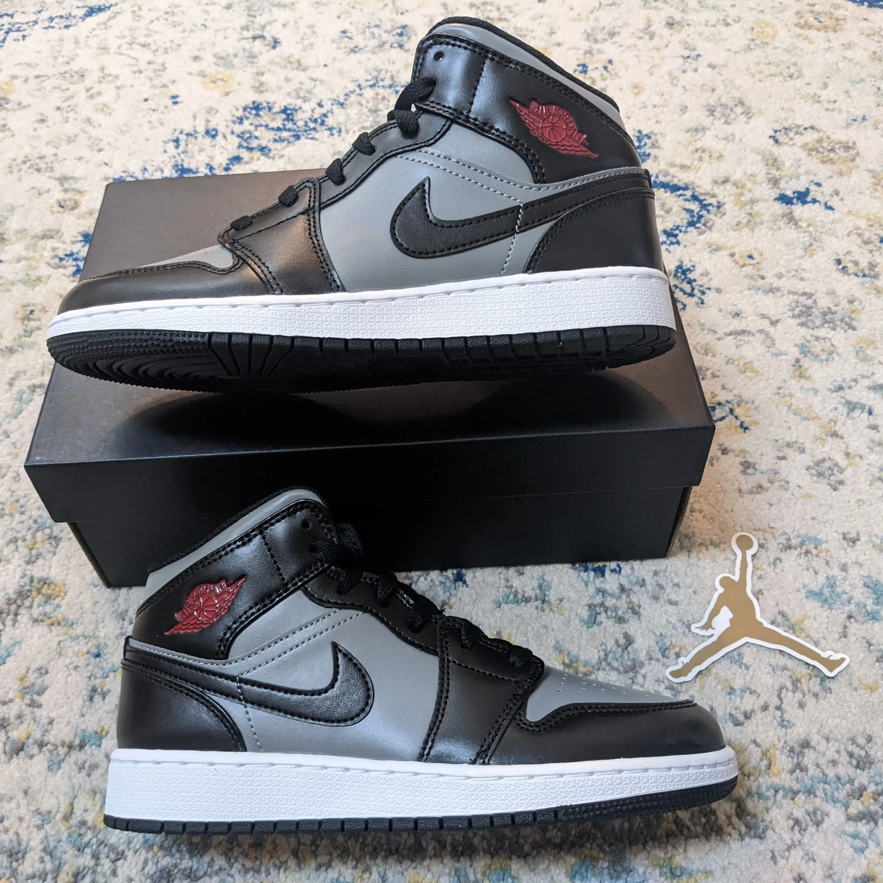 Product image for Air Jordan 1mid shadow red size 5.5y