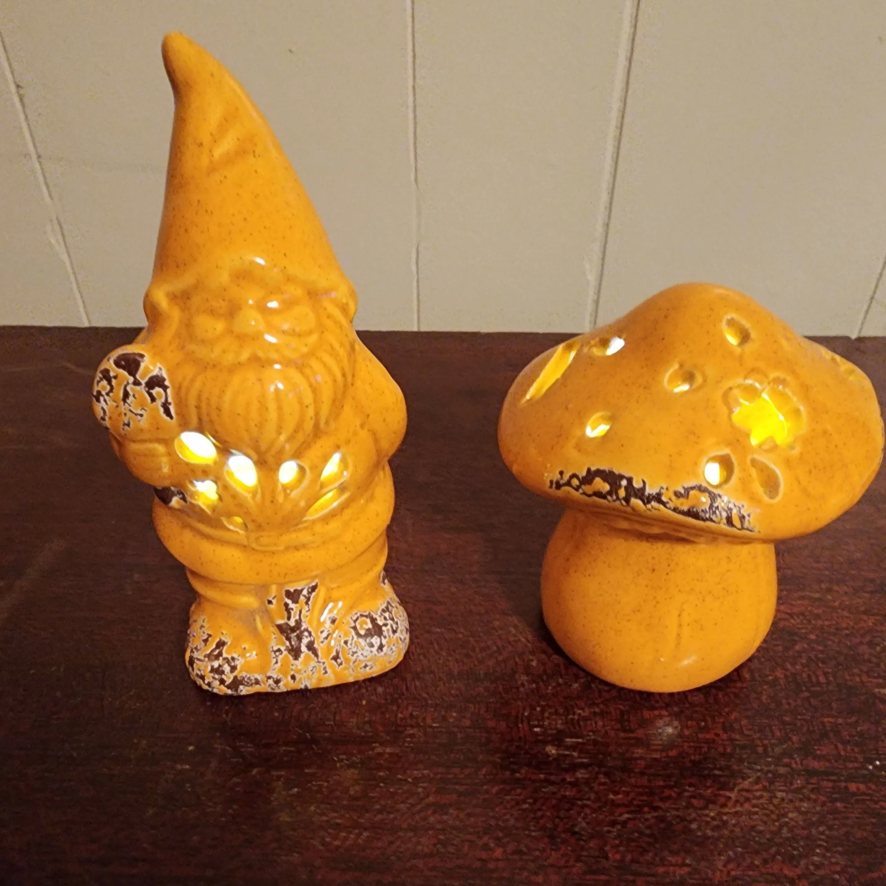 Product image for Gnome & Mushroom Light-up Decor