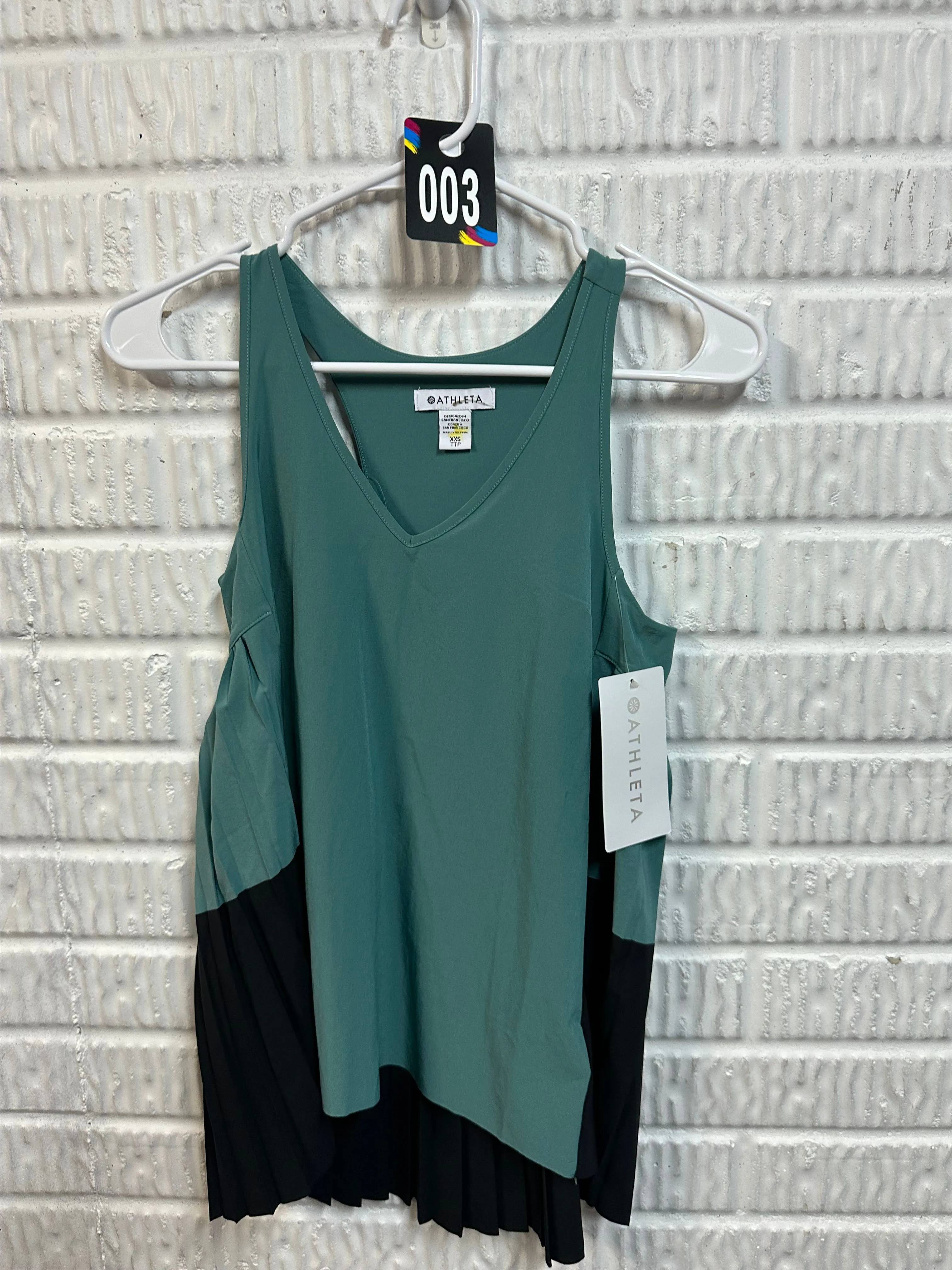 Product image for 3B NWT Athleta Swing Forward Tank Top // XXS