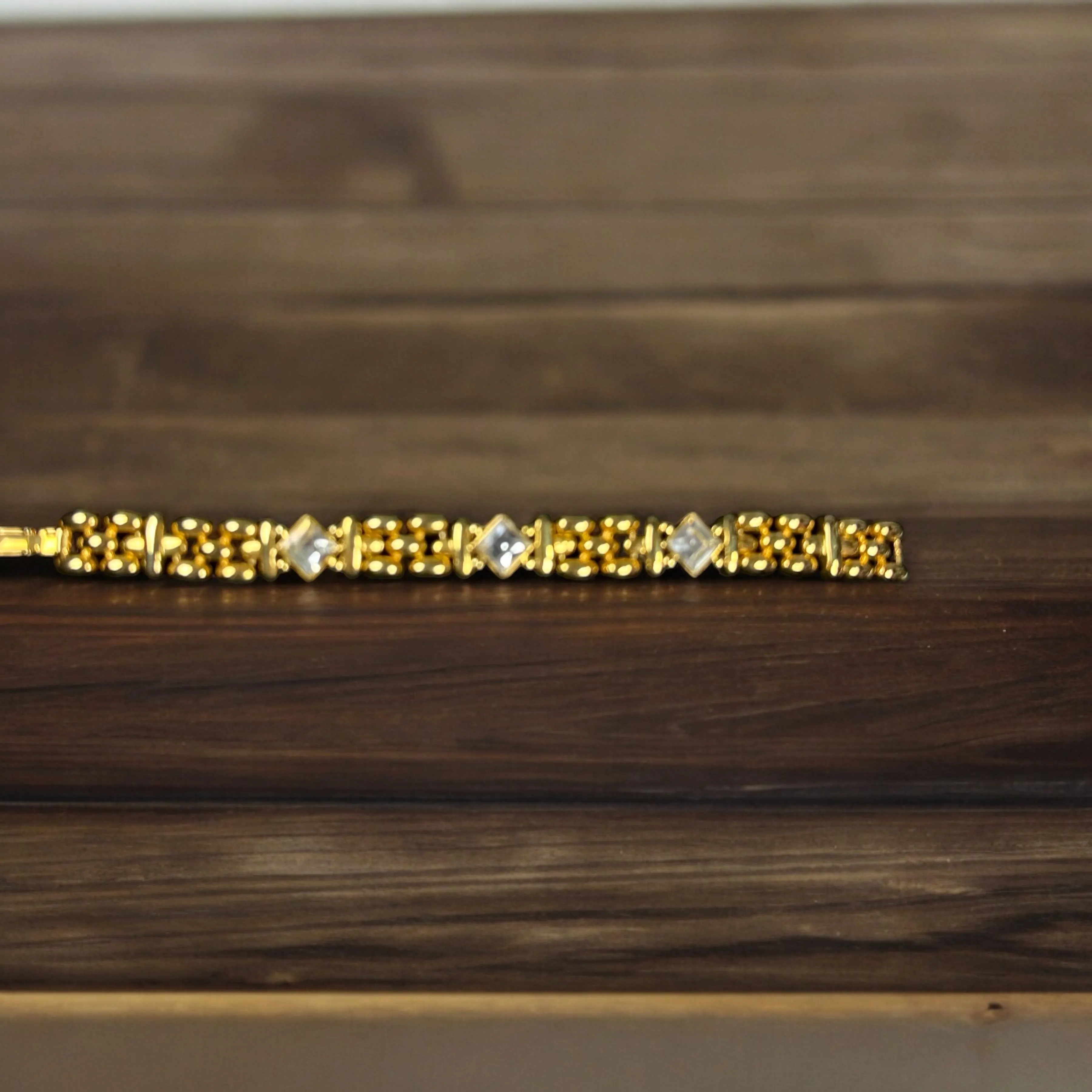 Product image for Vtg Joan Rivers Gold Tone Link Panels Bracelet 3 Clear Diamond Shape CZs 7”