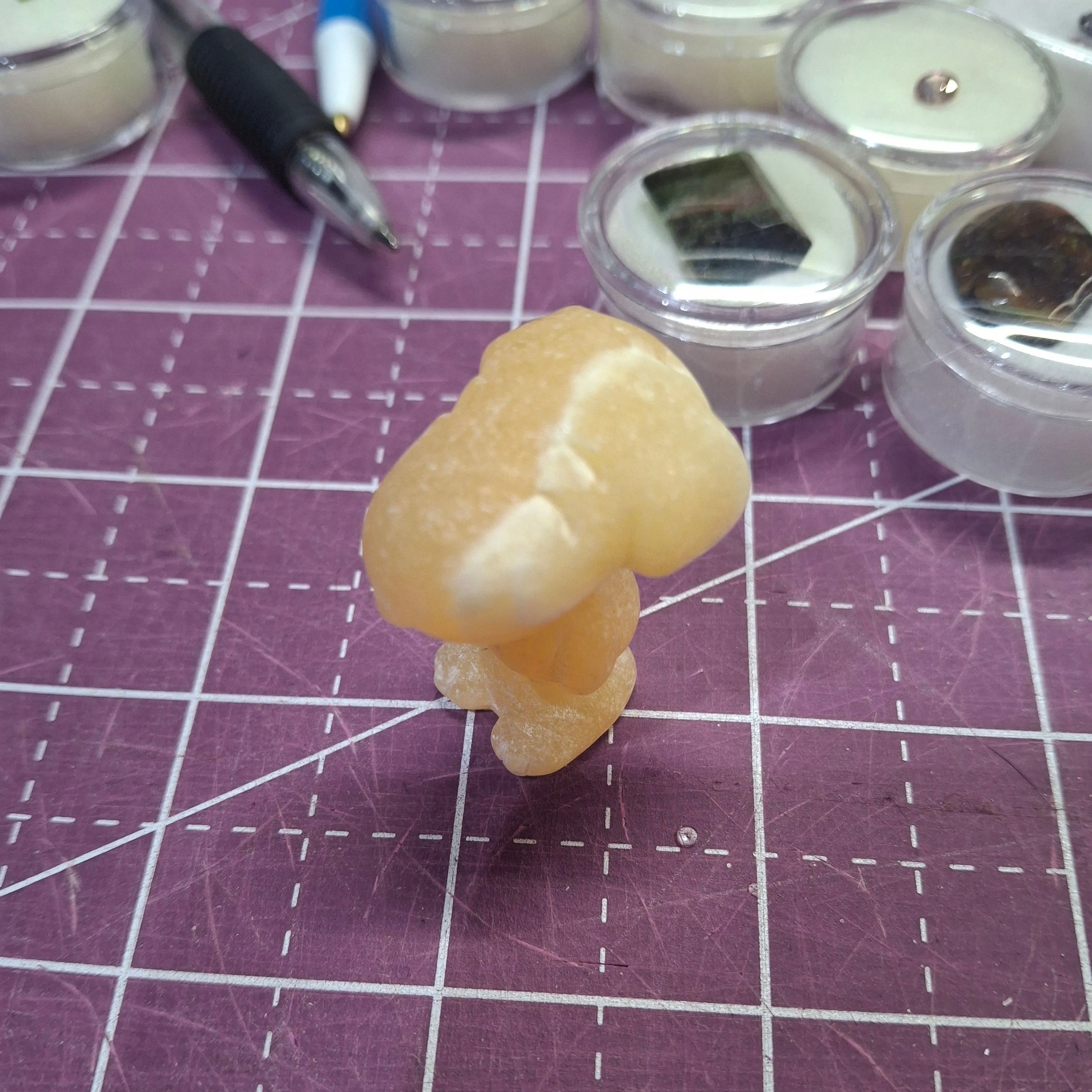 Product image for calcite Snoopy