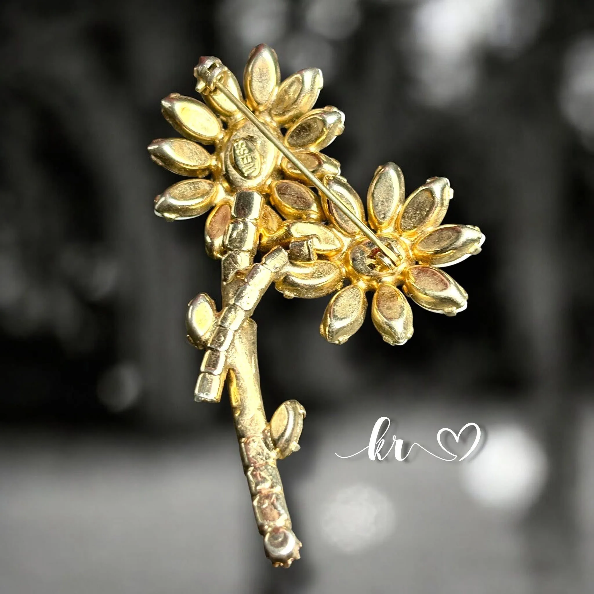Listing Image Blurred Background