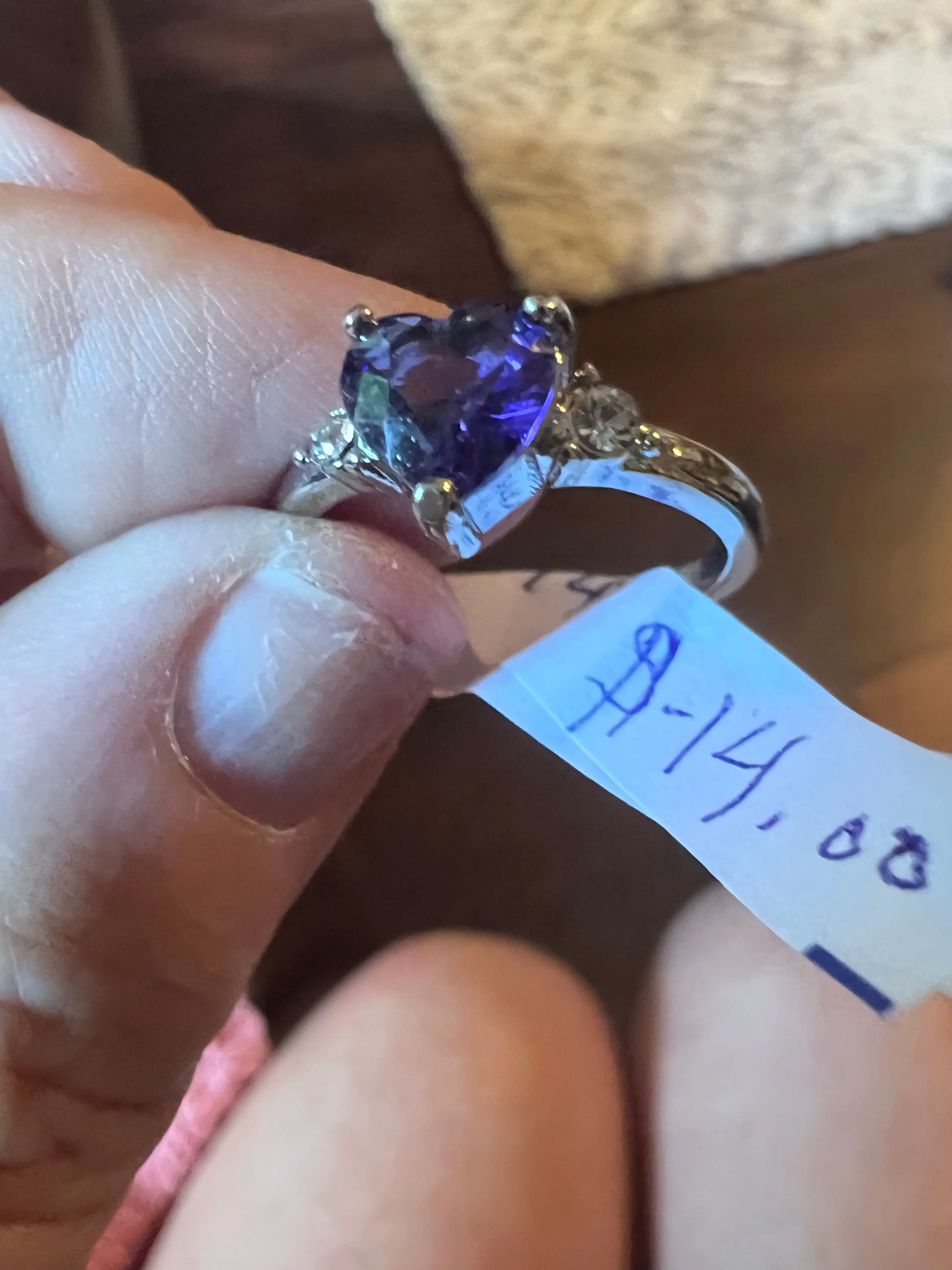 Product image for Heart lab amethyst ring