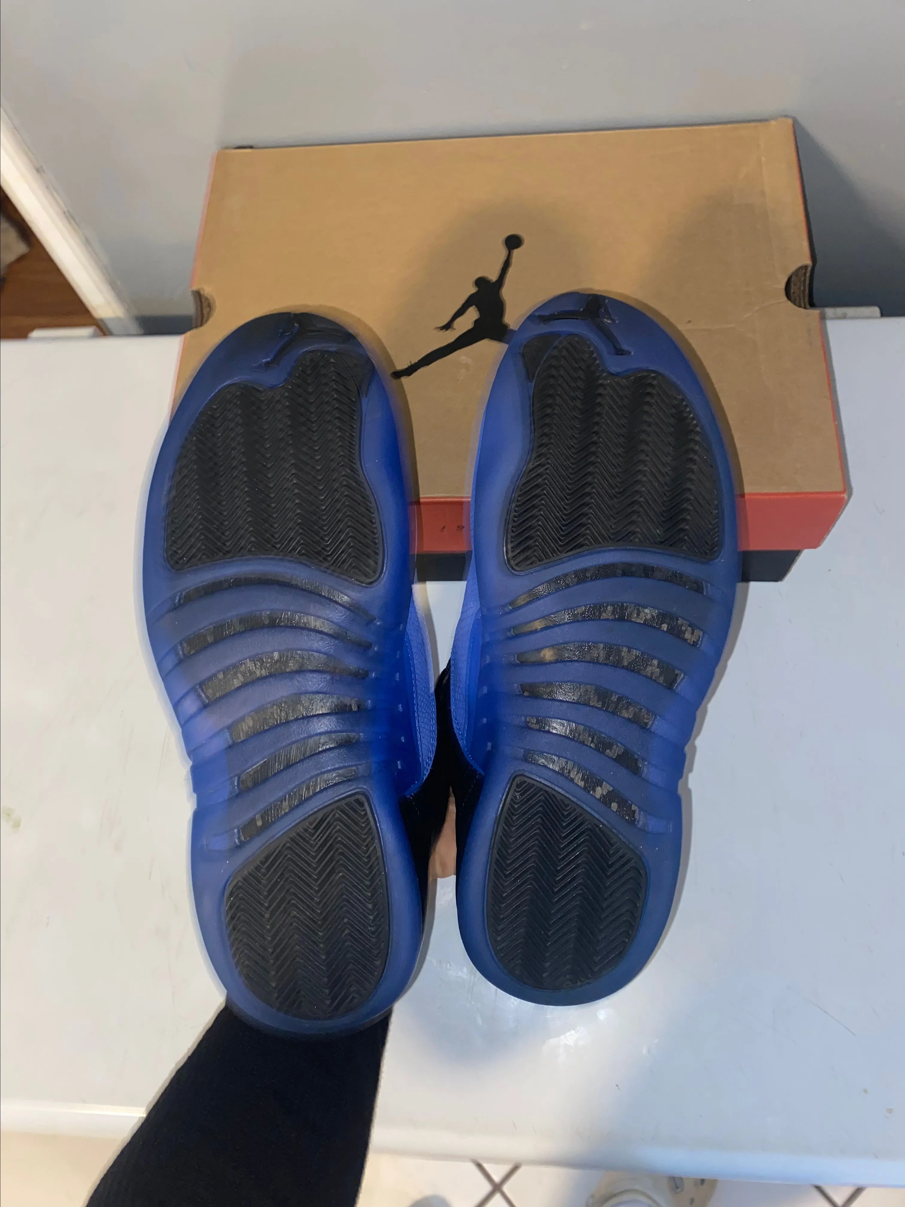 Listing Image Blurred Background