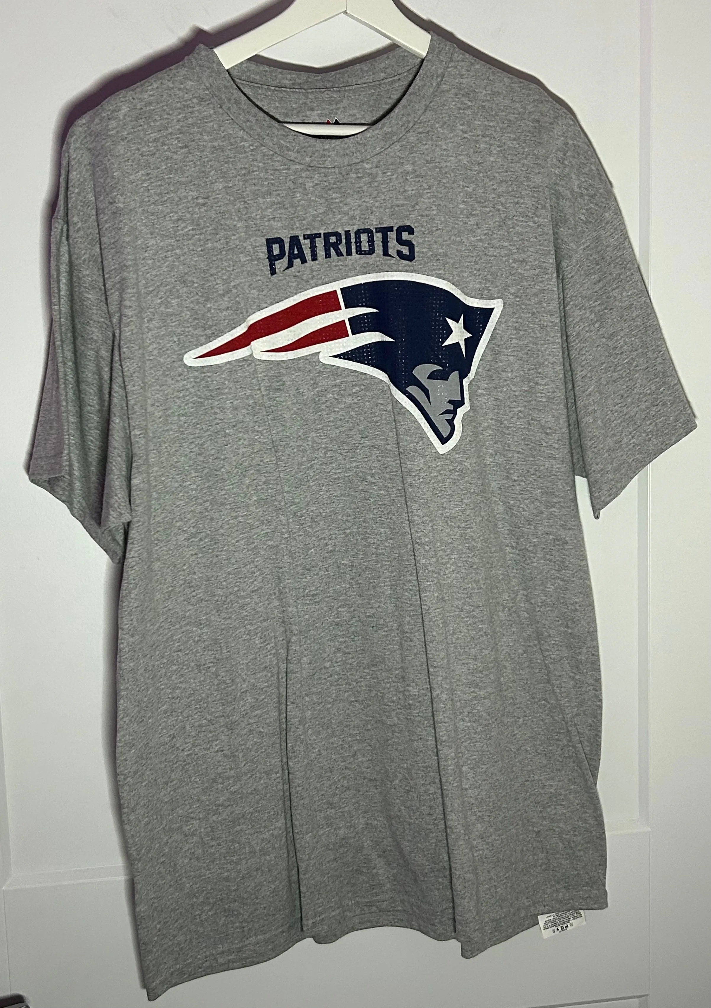 Product image for Patriots NFL Team Apparel Majestic Mens T Shirt Grey Size XL NWT