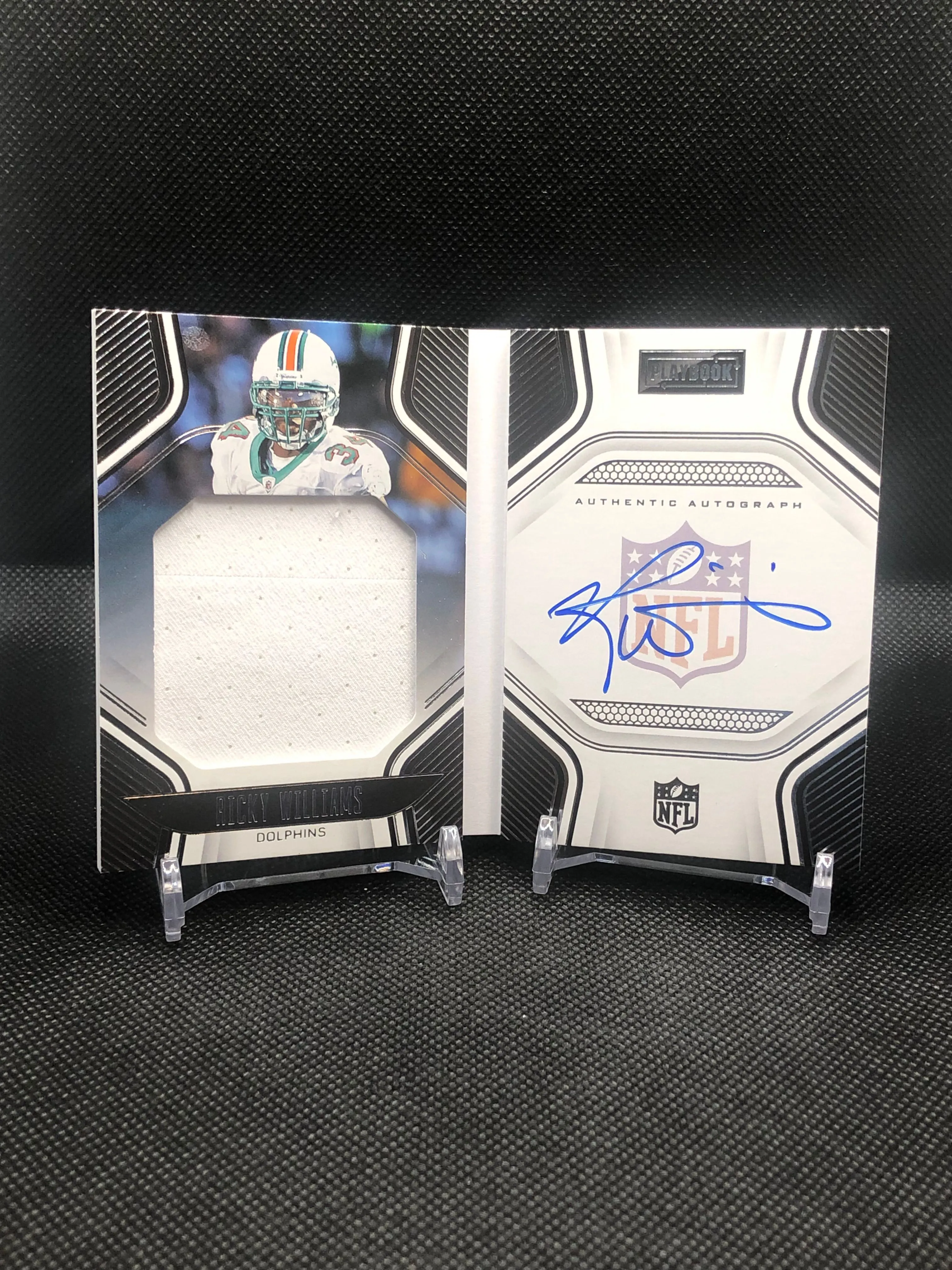 Product image for Rickey Williams playbook patch auto booklet /99