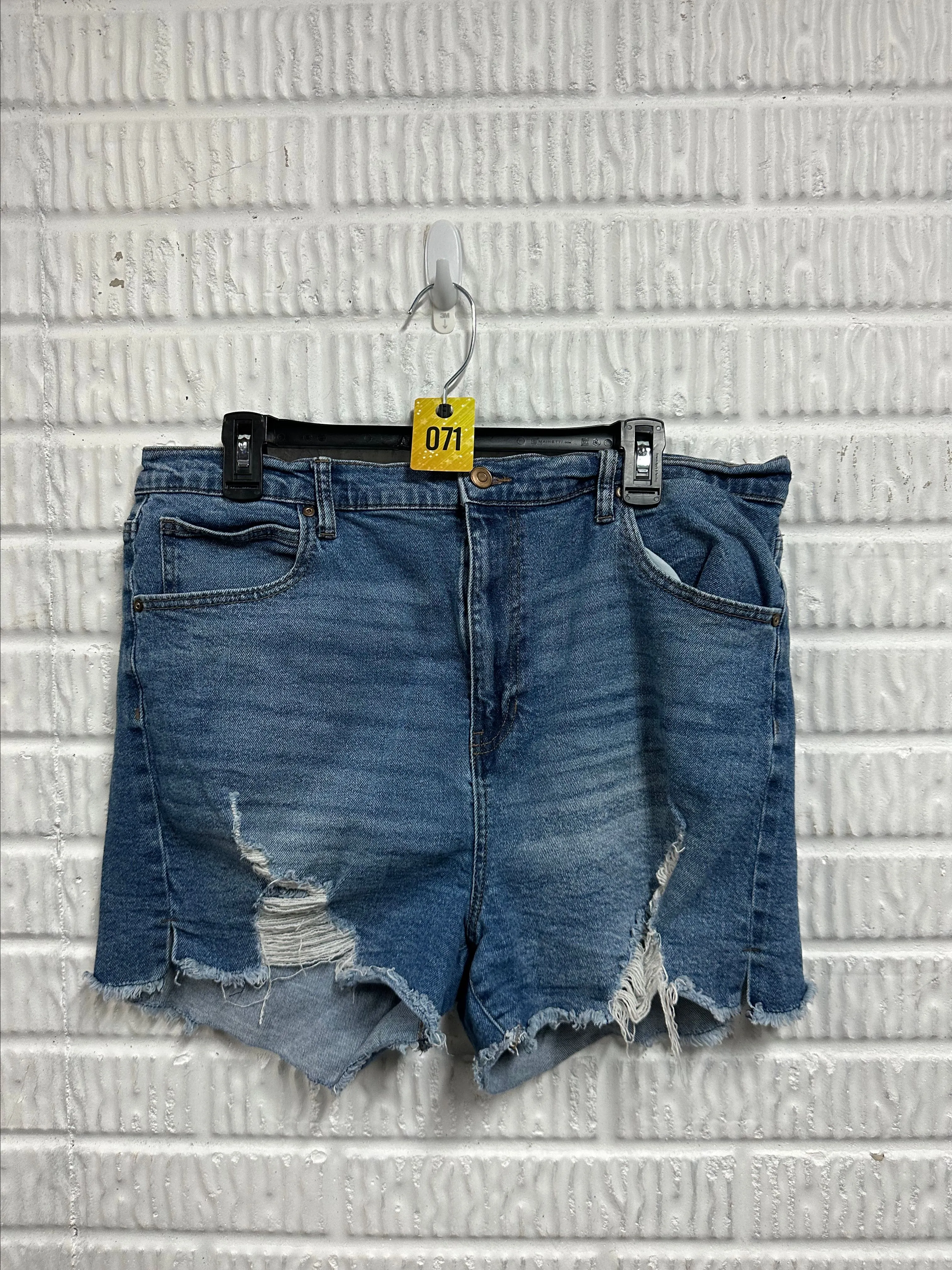 Product image for 71Y Celebrity Love Denim Shorts // size 19