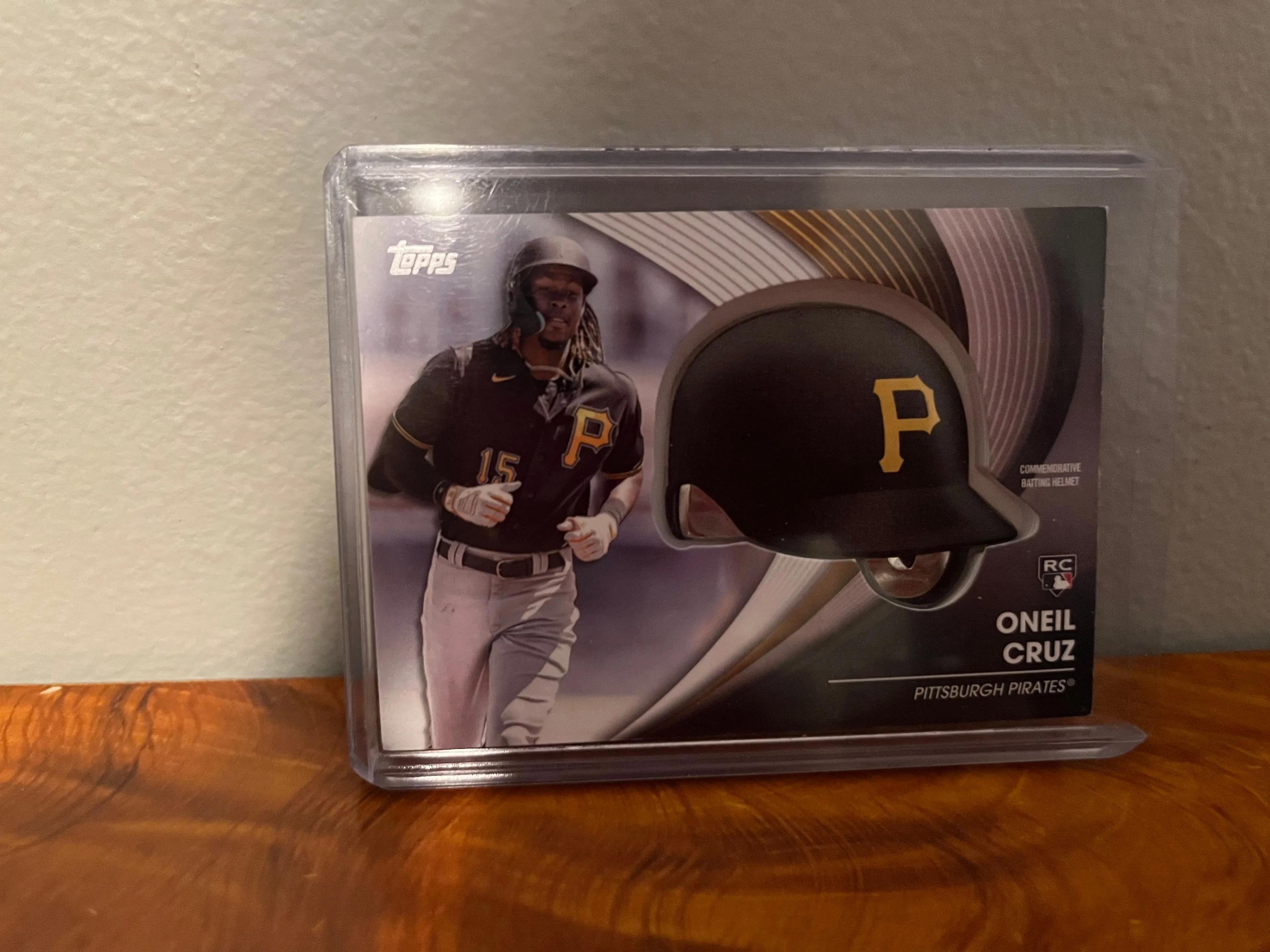 Product image for 2022 O’Neil Cruz Commemorative batting helmet rookie card