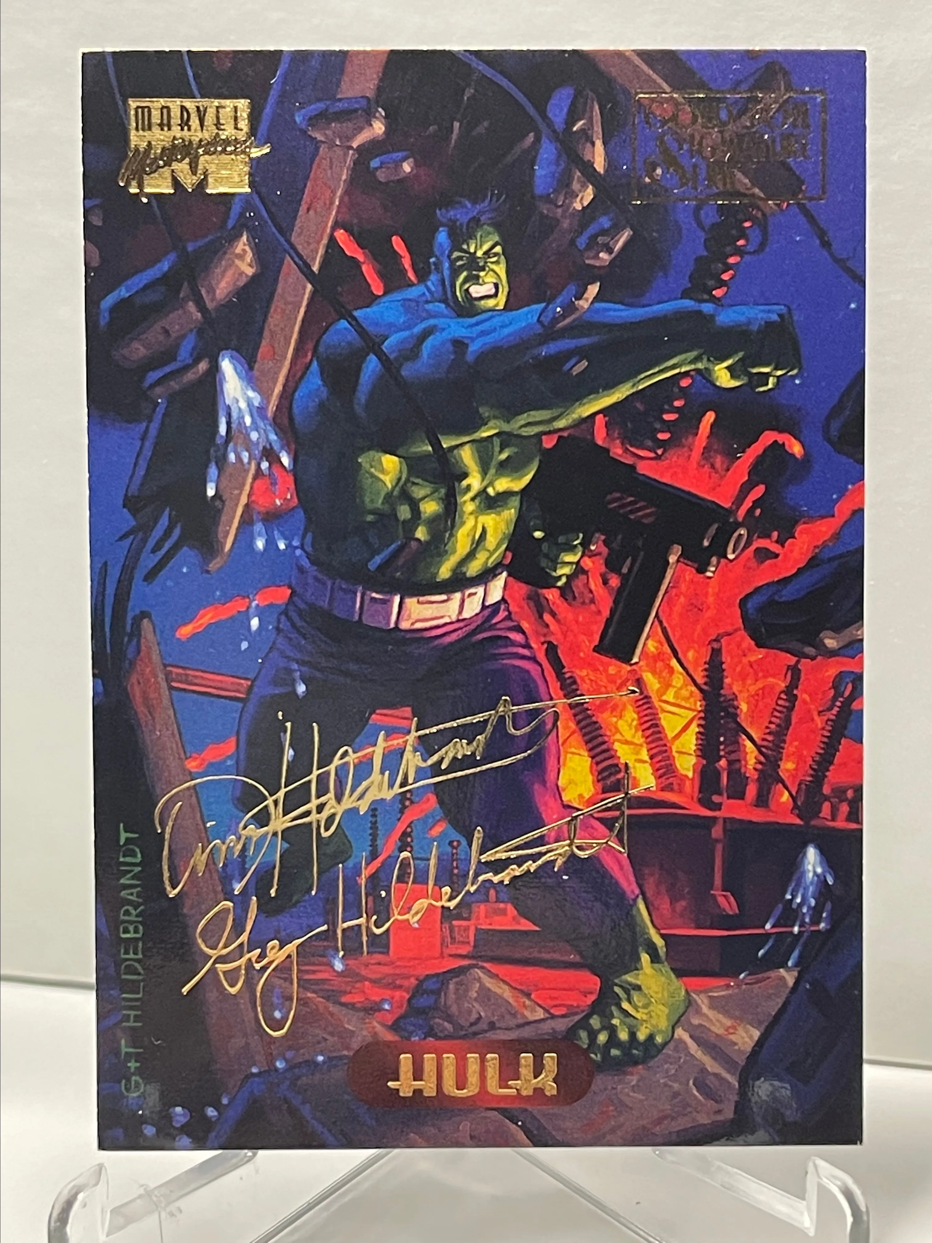 Product image for Marvel Masterpieces Hulk 50 - Gold foil Signature Series