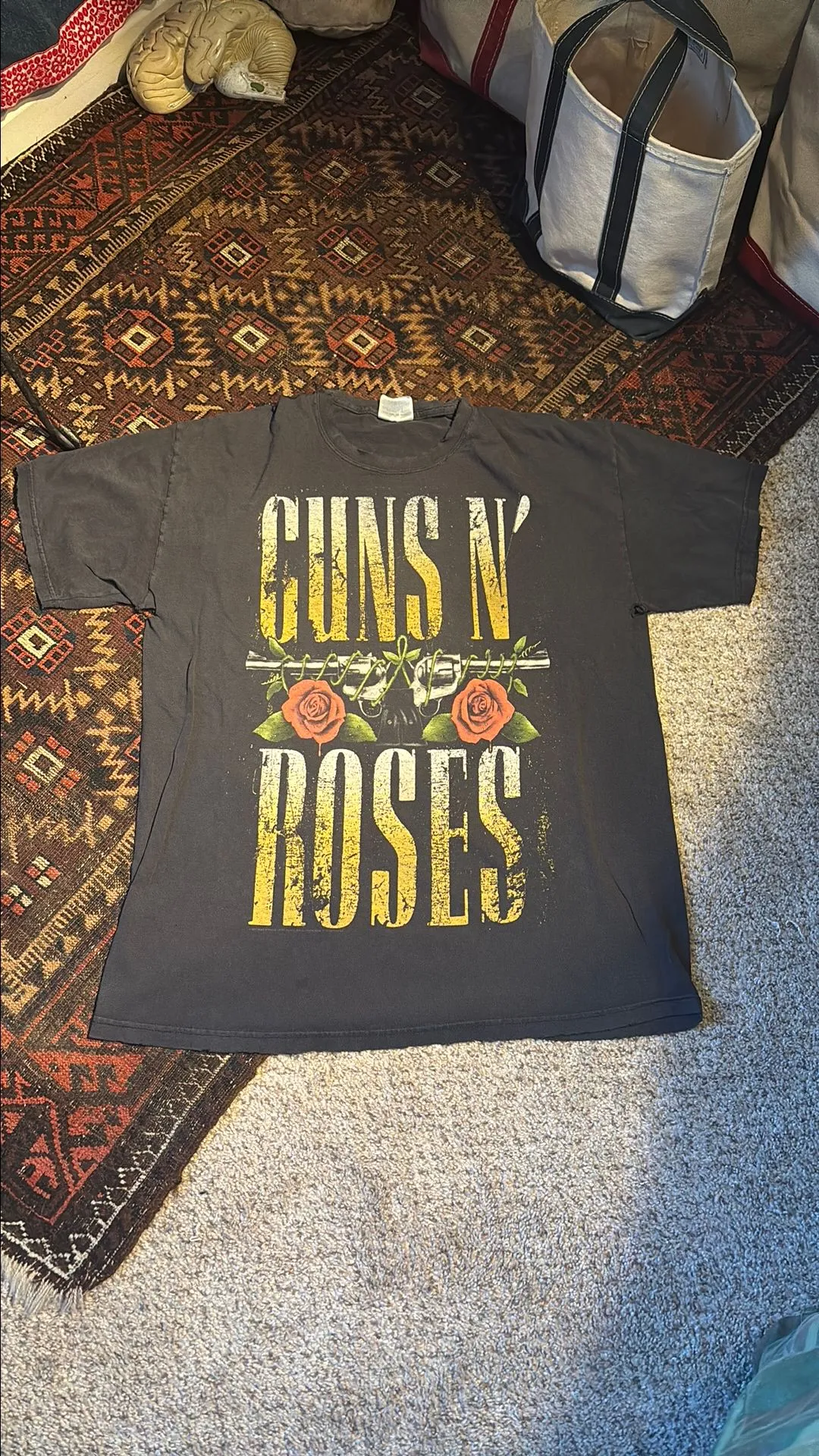 Product image for Thrashed faded guns and roses size large
