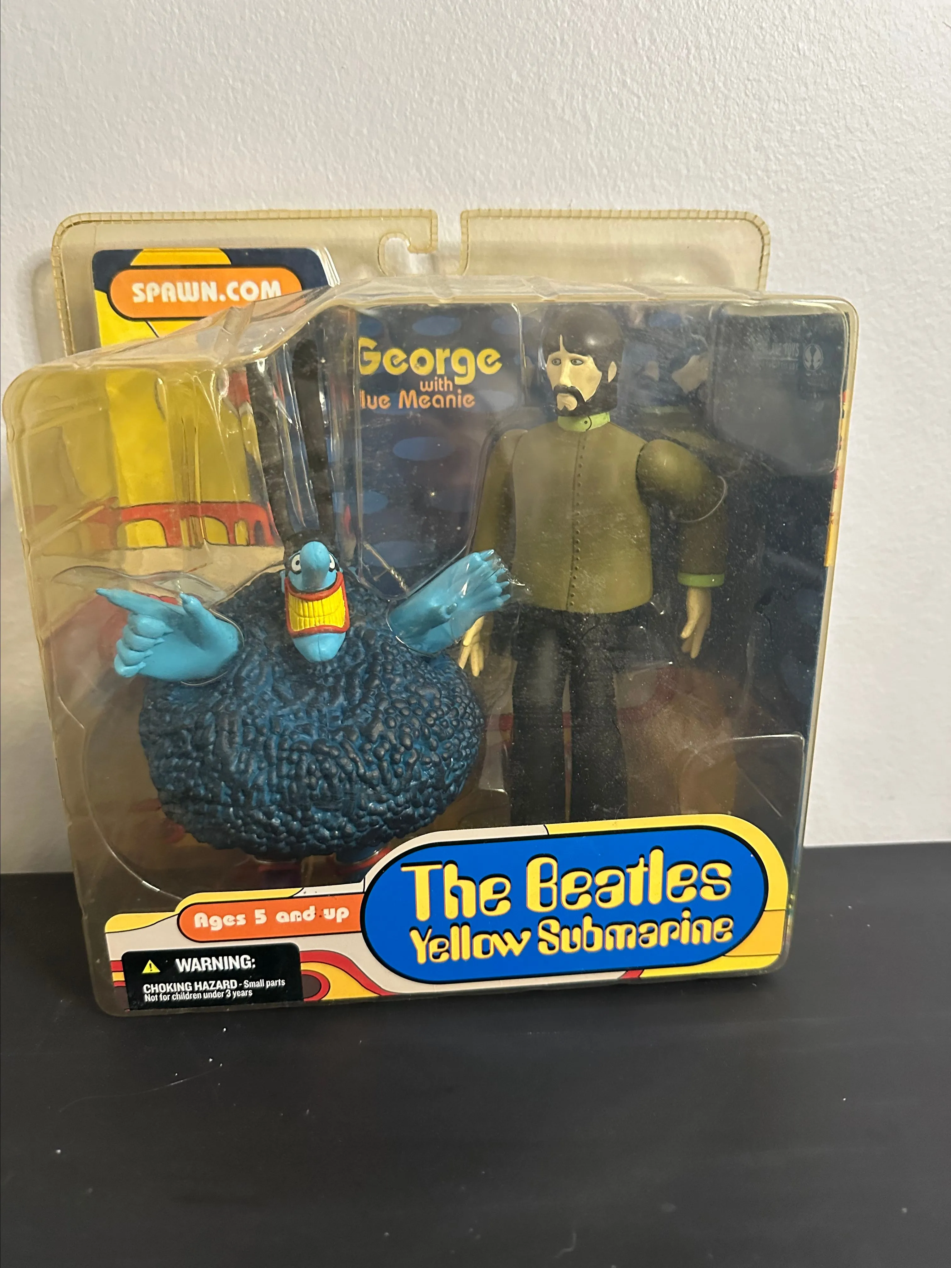 Product image for THE BEATLES YELLOW SUBMARINE GEORGE WITH BLUE MEANIE FIGURE