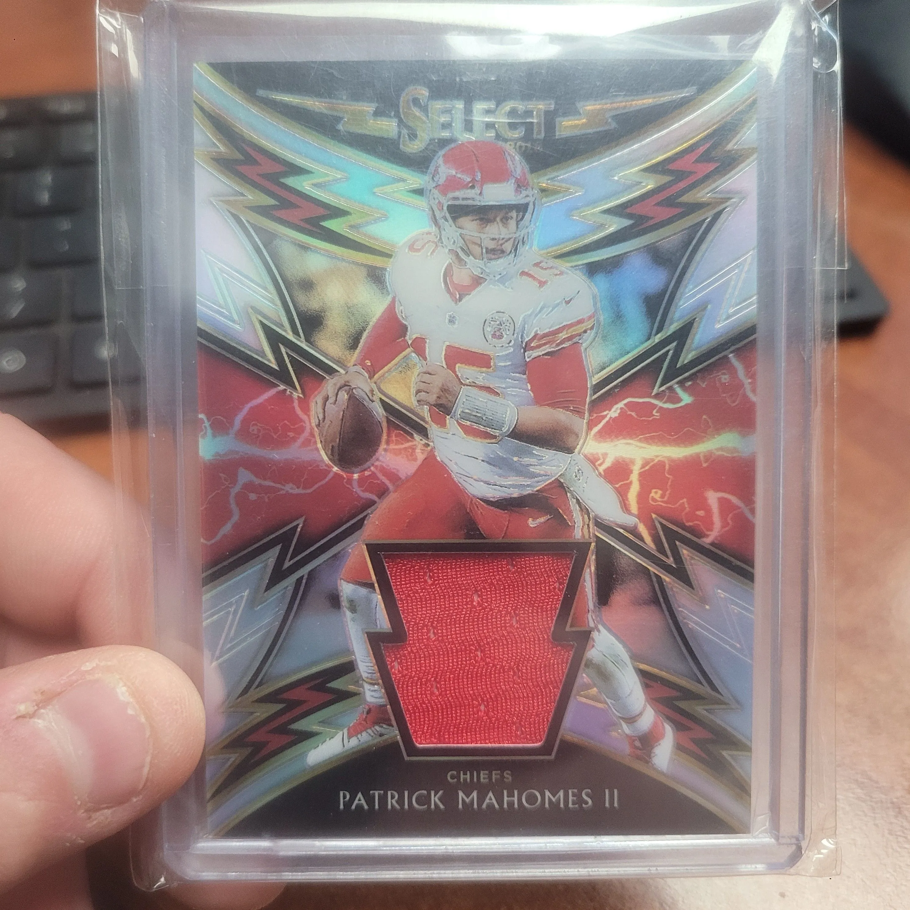 Product image for 2018 Panini Select #3 Patrick Mahomes II Sparks Relic Prizm 99/99