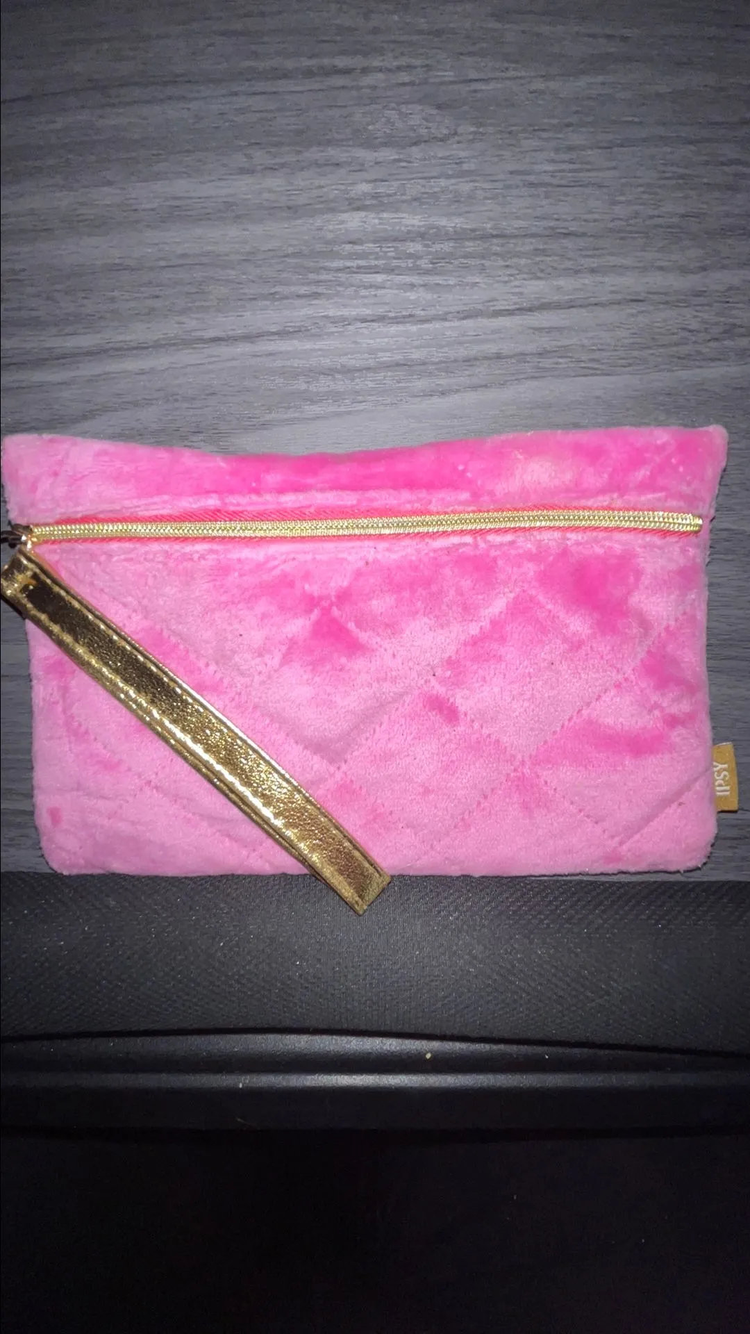 Product image for Ipsy Makeup Bag - 8 - Gold Handle/Fuzzy Pink