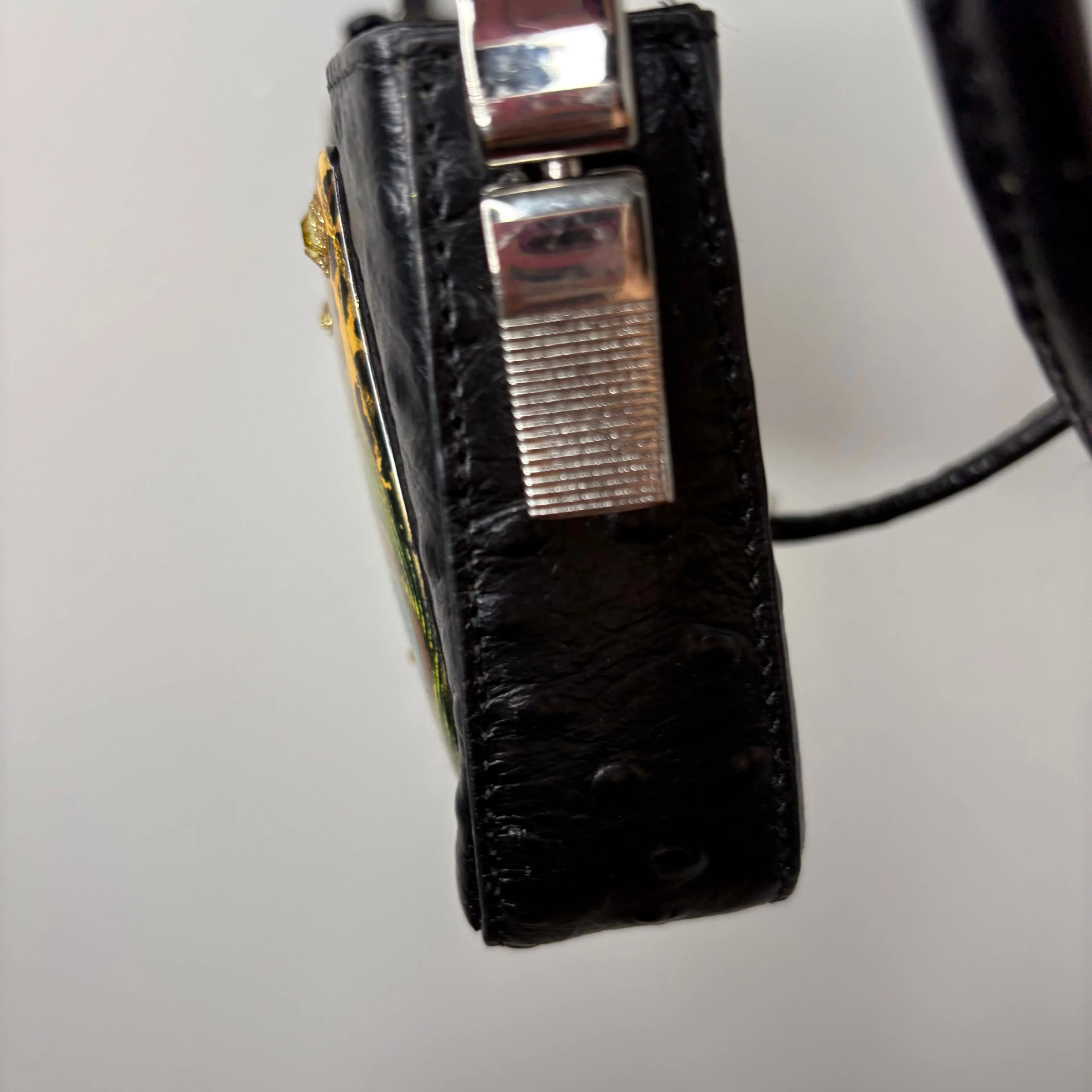 Listing Image Blurred Background