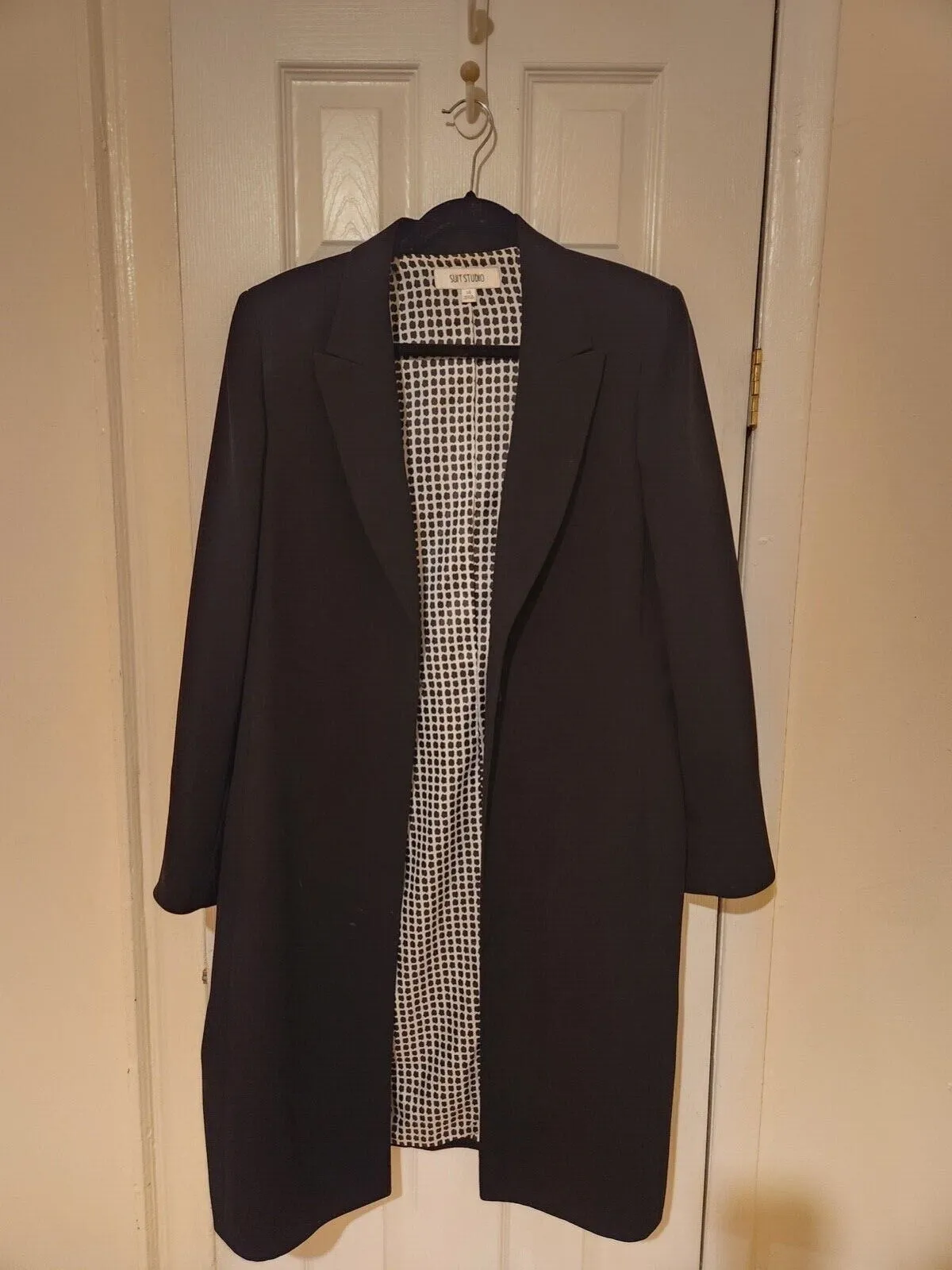 Listing Image Blurred Background
