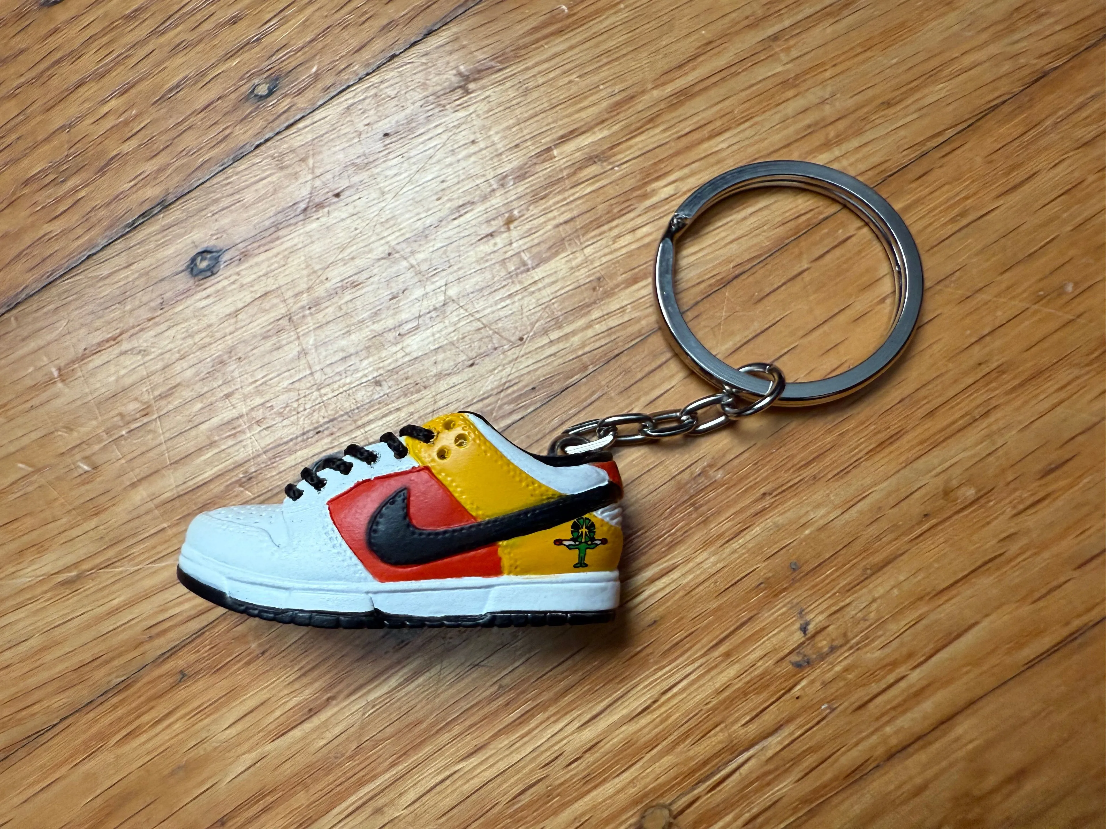 Product image for 3d Nike SB Dunk low Raygun Away White Sneaker/Shoe Keychain