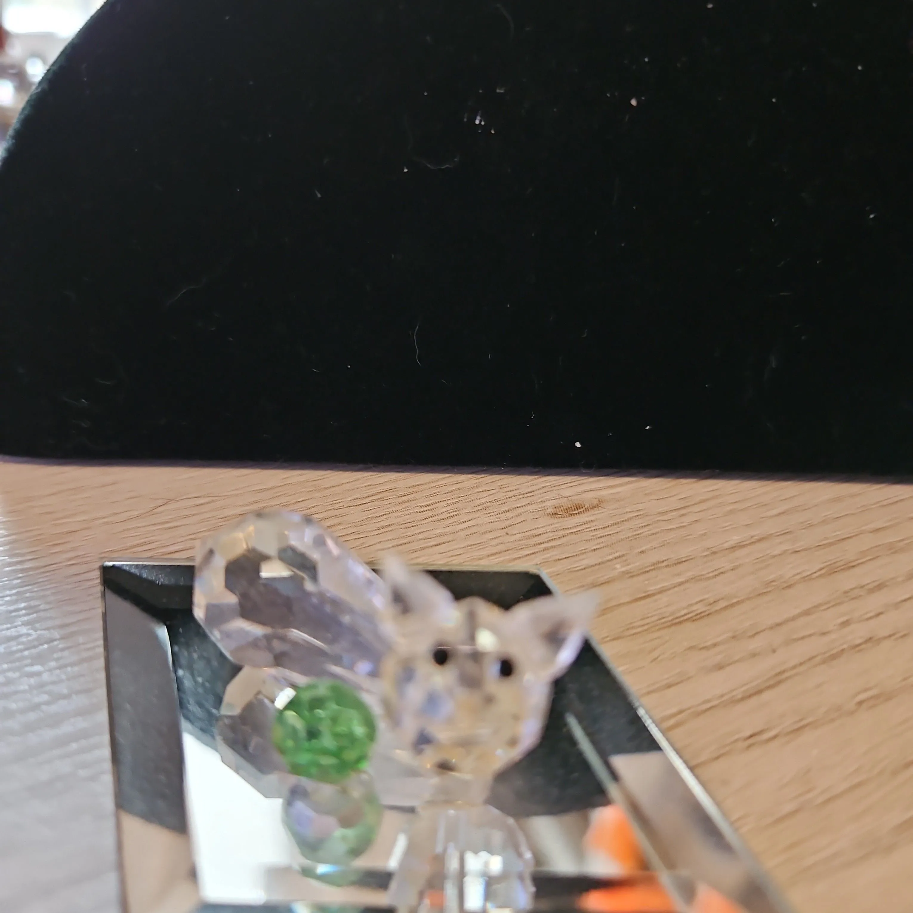 Product image for Crystal Figurine - Kitty with Green Ball of Yarn