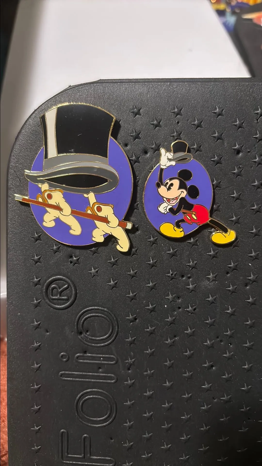 Product image for Disney Auction 2 pin Mickey and gloves/ top hat