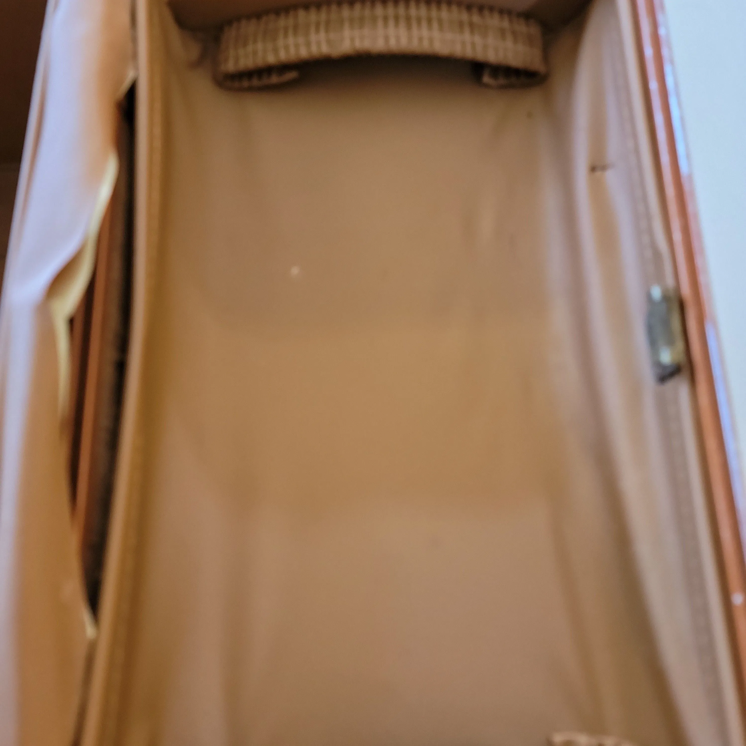 Listing Image Blurred Background