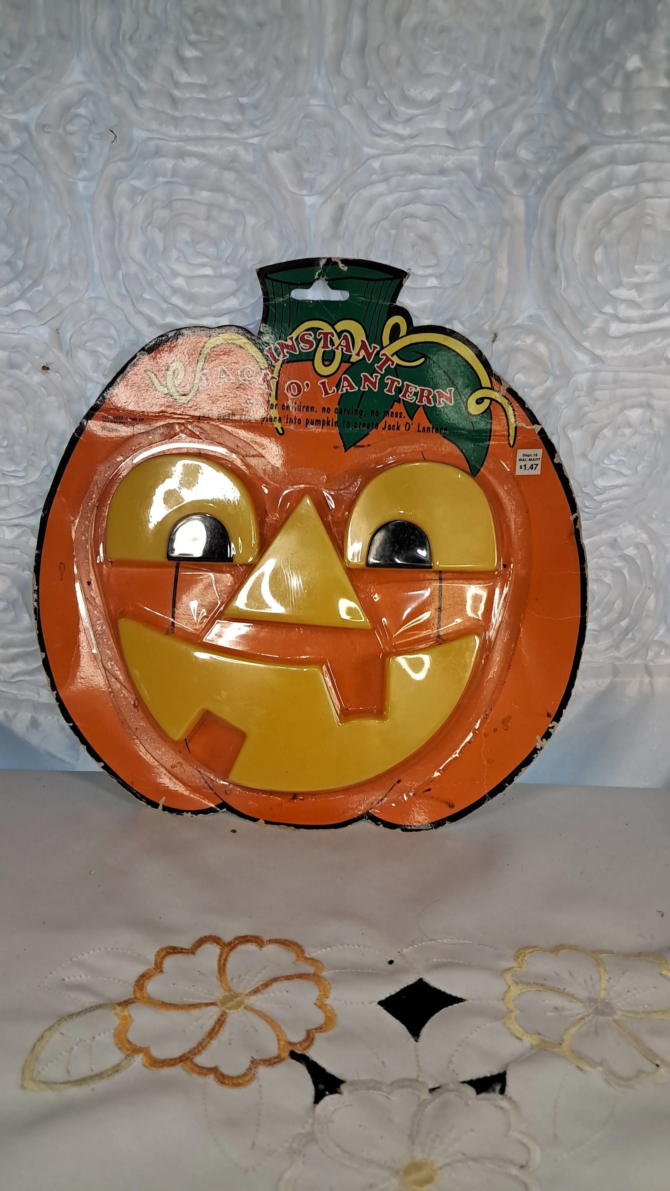Product image for #47. Instant Jack-o Lantern Plastic Pumpkin Face