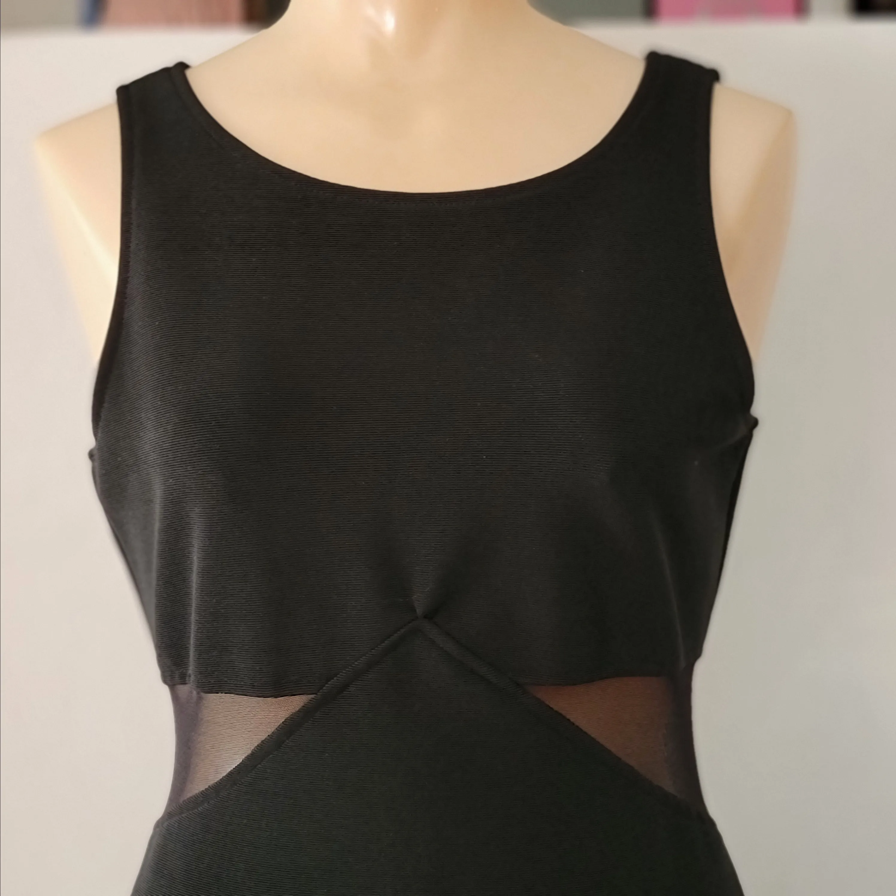Listing Image Blurred Background