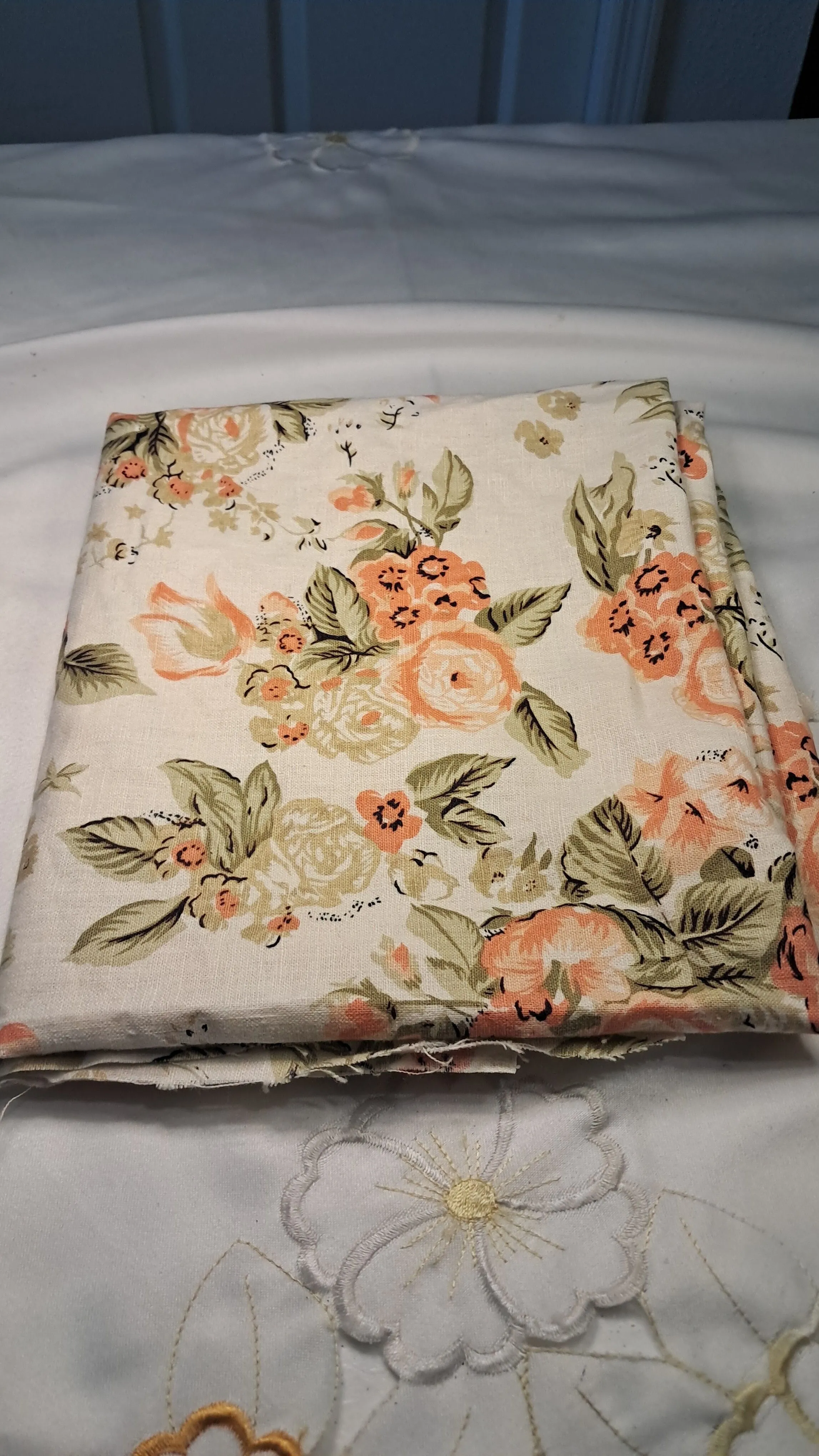 Product image for #5. Vintage Pink Floral Cottage Core Material 21"×30"