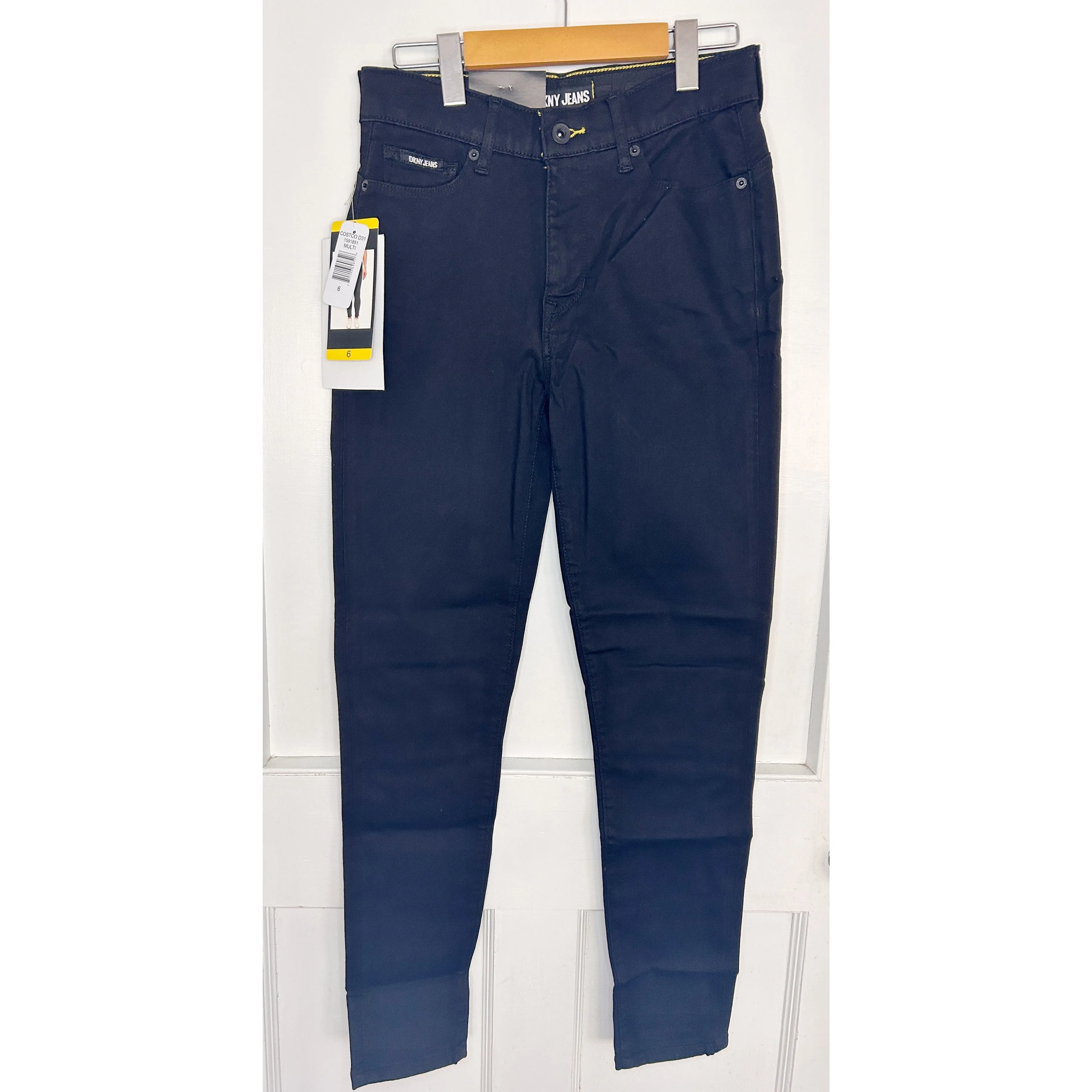 Product image for BNWT Black DKNY In the Bleeker Shaping Skinny Jeans