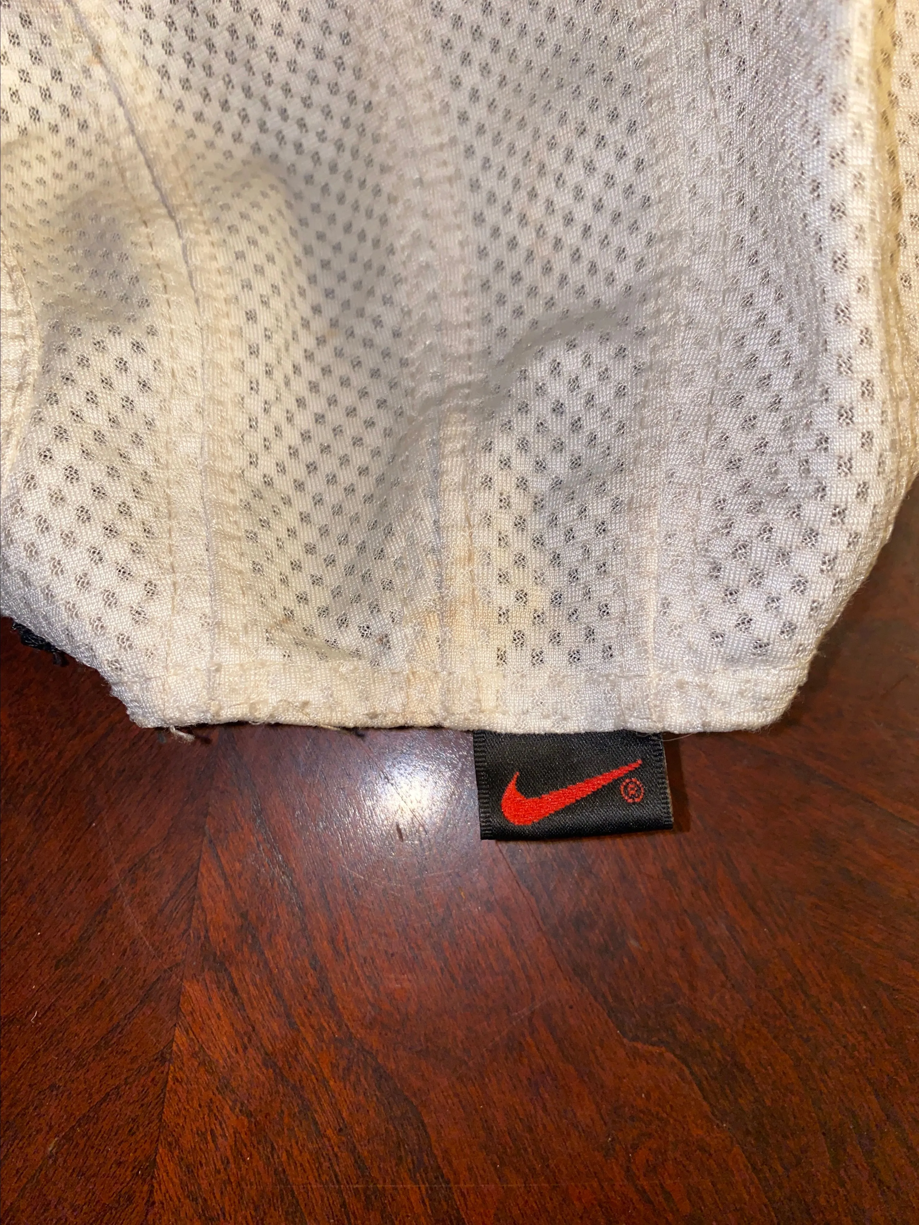 Listing Image Blurred Background
