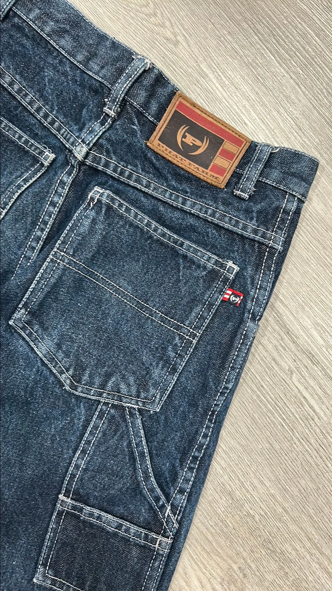 Listing Image Blurred Background