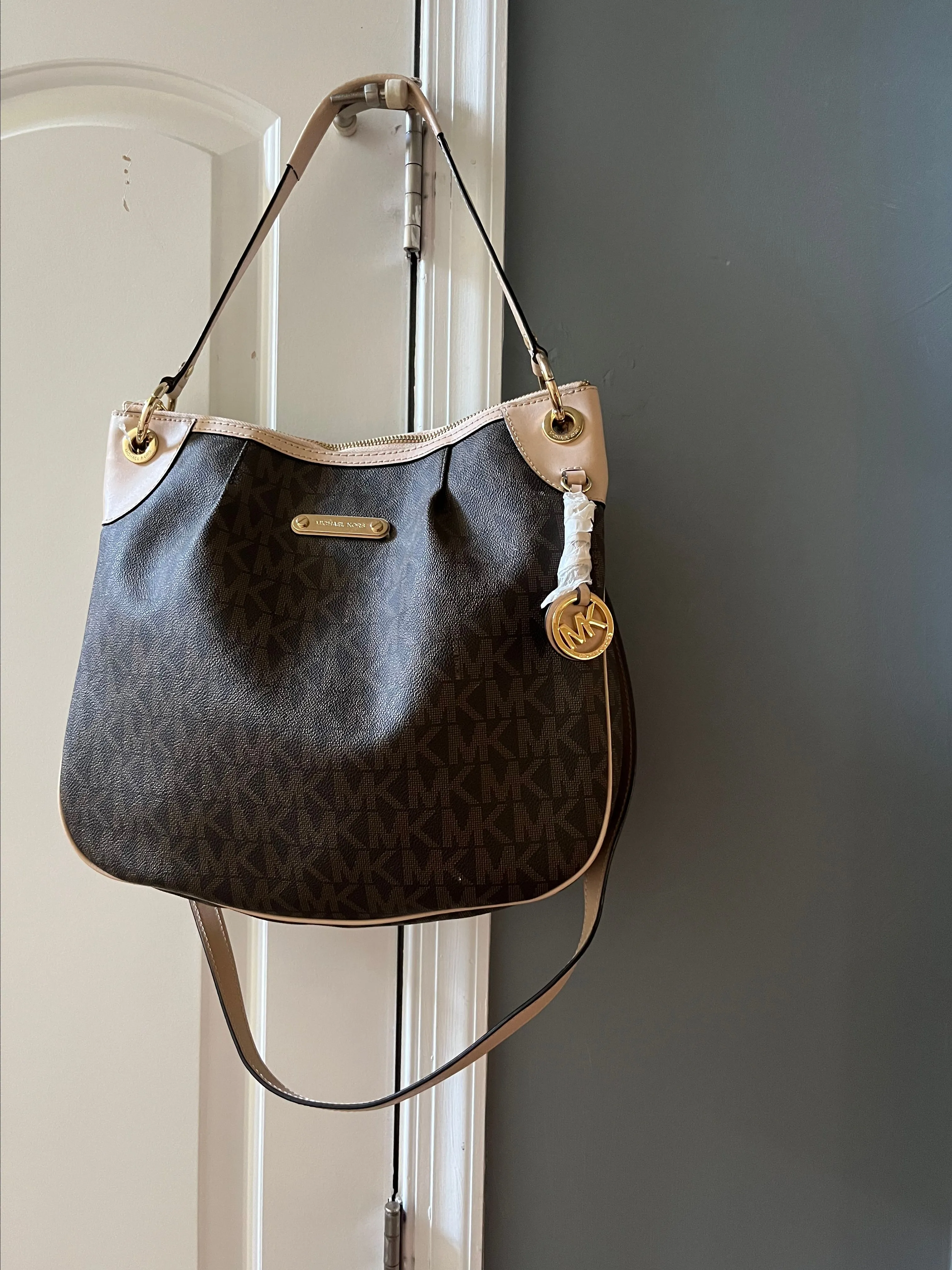 Product image for New wi/out tags Michel Kors Handbag.