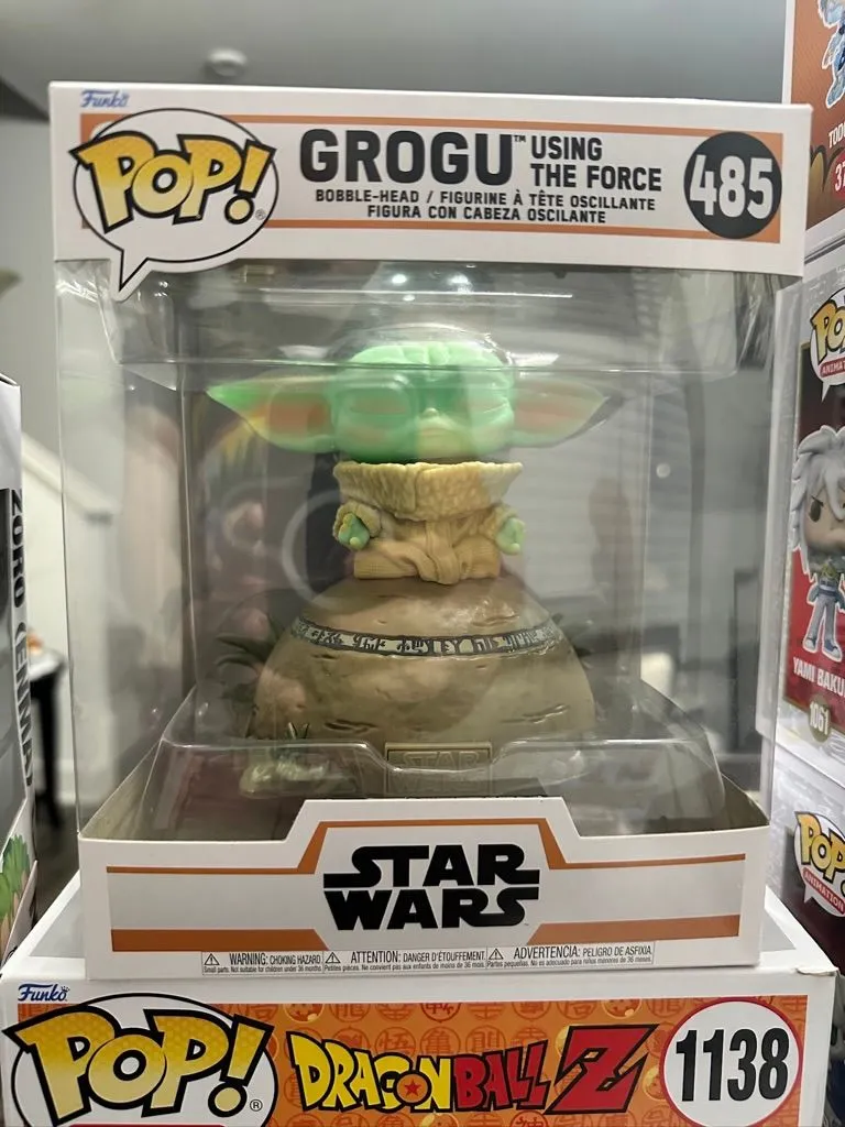 Product image for Star Wars - Grogu using the force #485 Deluxe