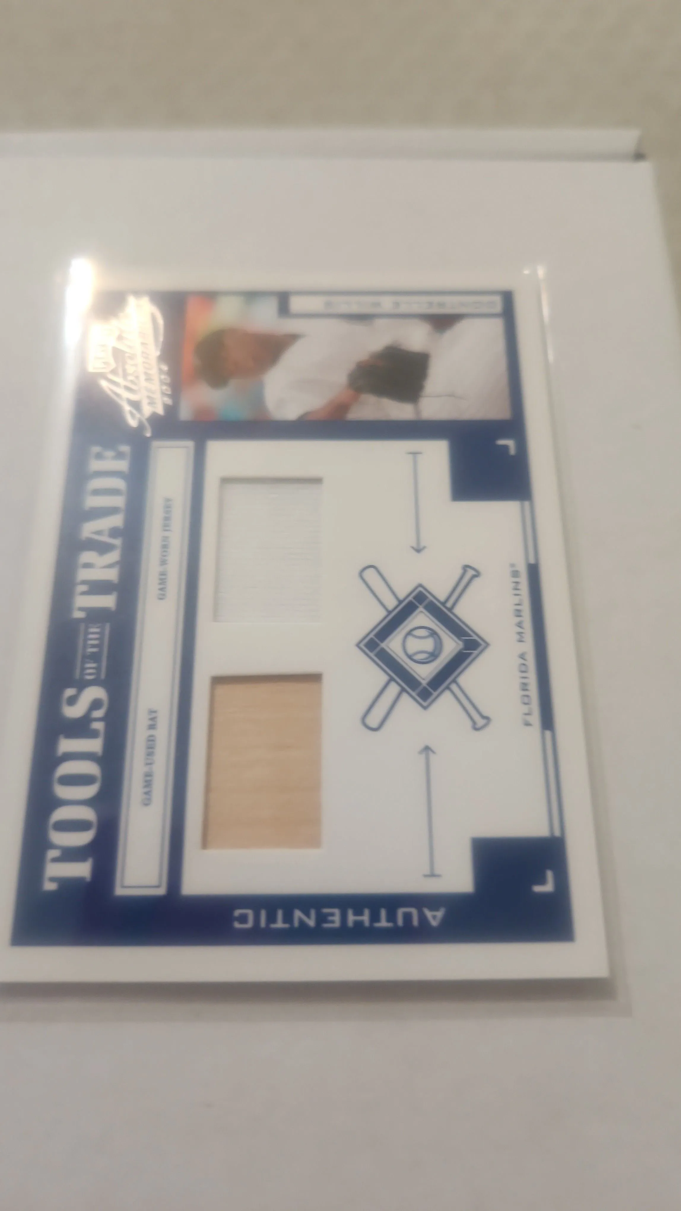 Product image for Dontrelle Willis 2004 playoff tools of the trade dual game used /250 Marlins