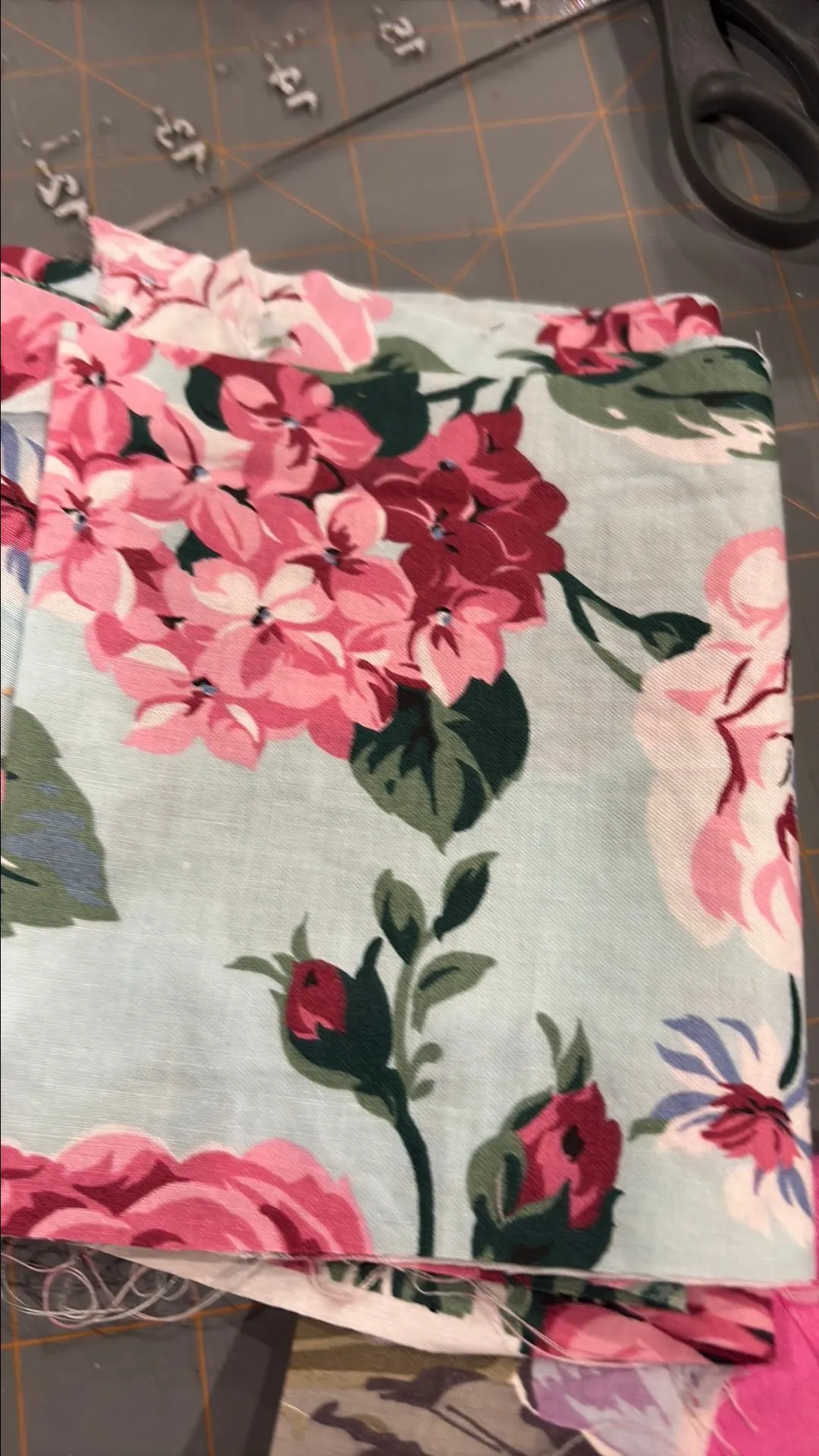 Listing Image Blurred Background