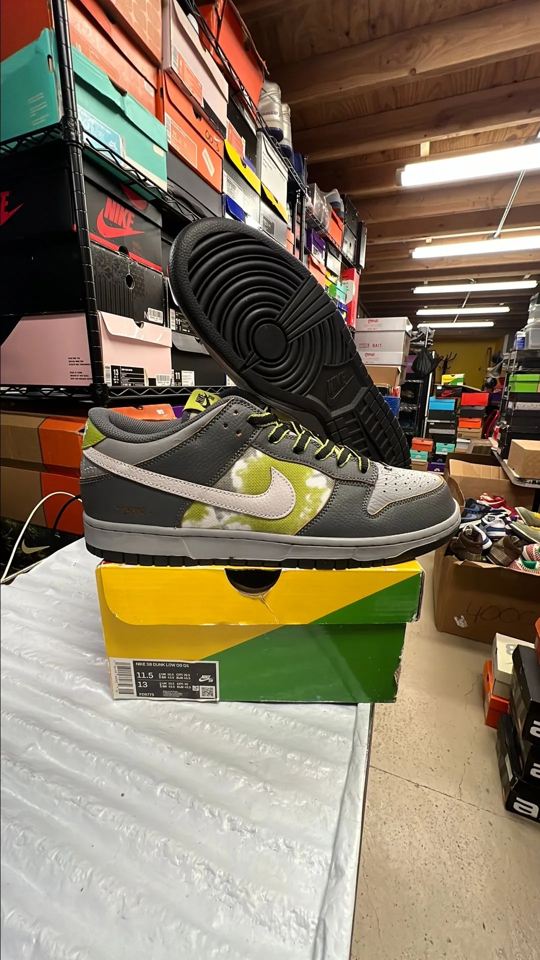 Product image for *25/74* NIKE SB DUNK LOW "HUF FNF WAIT... WHAT?!" SIZE 11.5M BRAND NEW