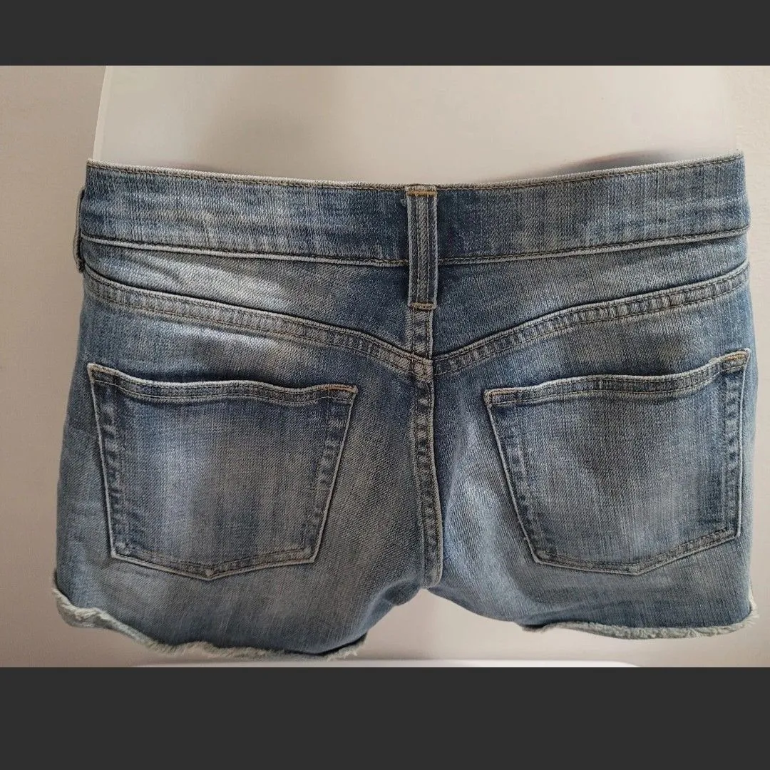 Listing Image Blurred Background