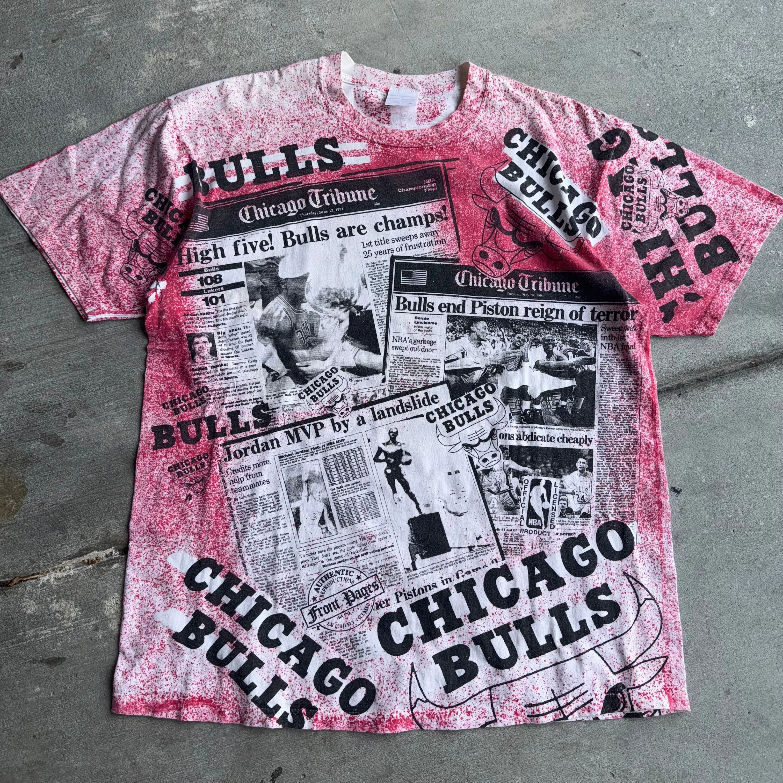 Product image for #2 NBA Chicago Bulls 90s Vintage Michael Jordan Magic Johnson T-Shirt